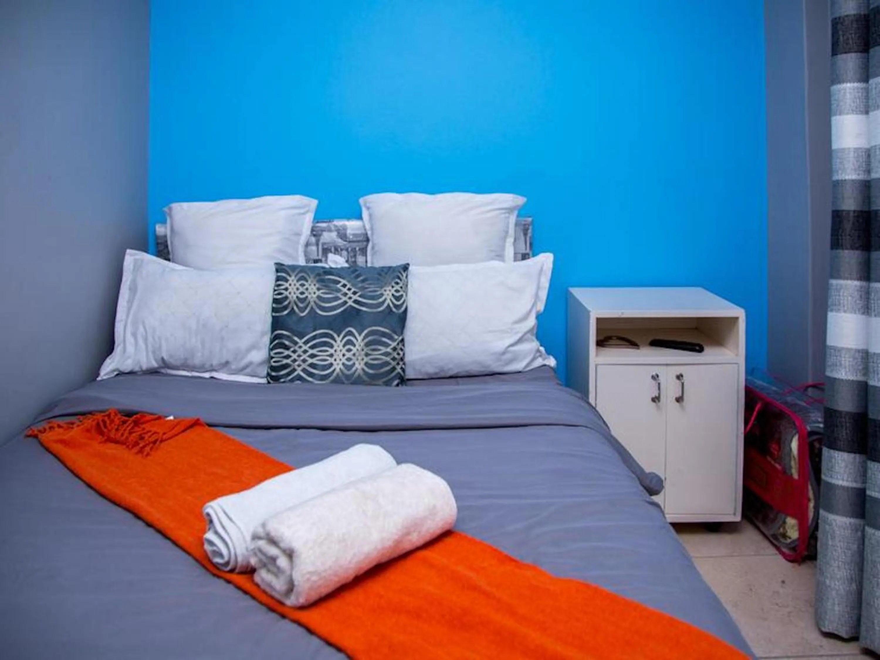 Bed in Relaxing Guest House in the Heart of Ndabeni
