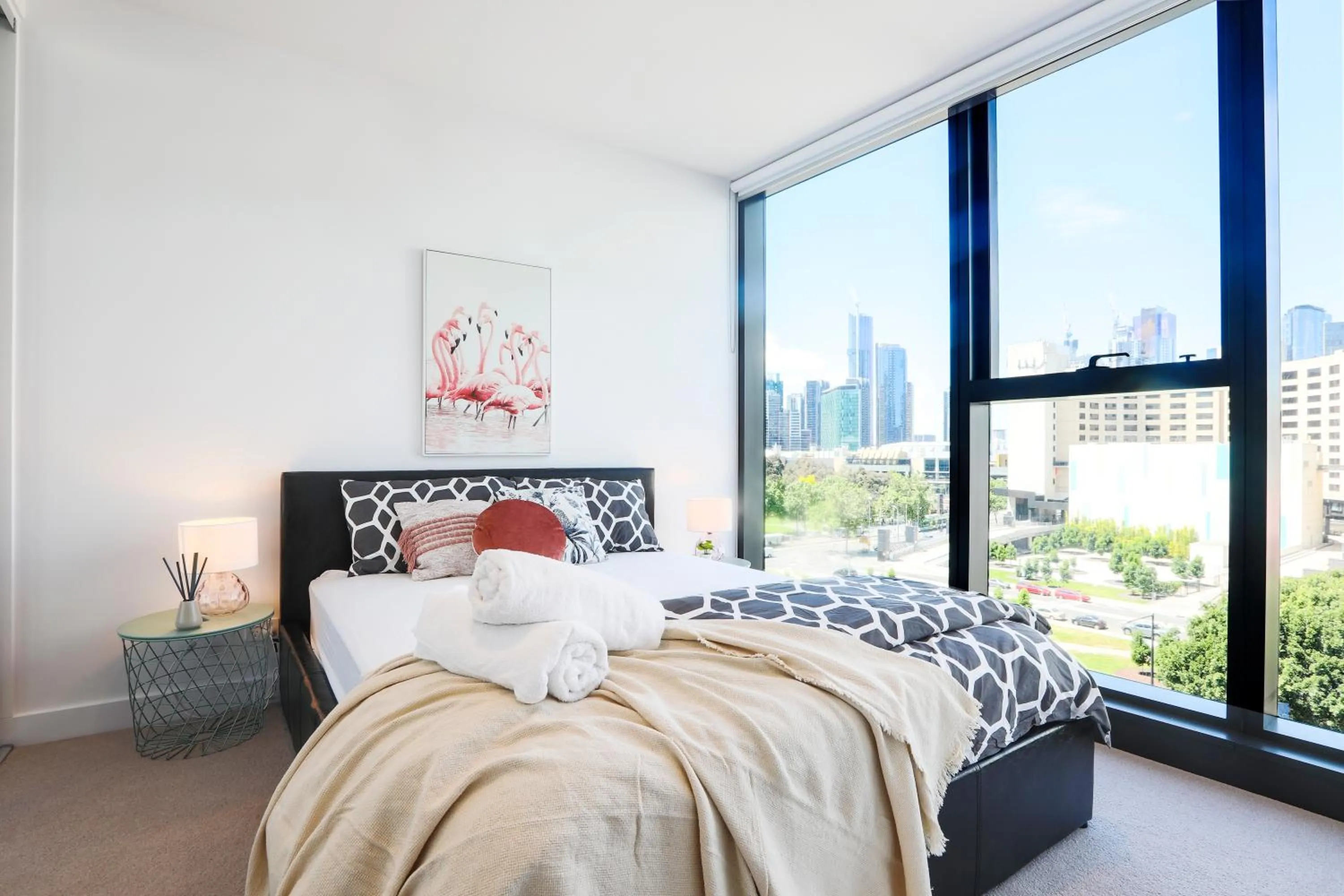 Bedroom, Bed in KOZYGURU DOCKLANDS MODERN COZY 1 BED ROOM UNIT MELBOURNE VDO628