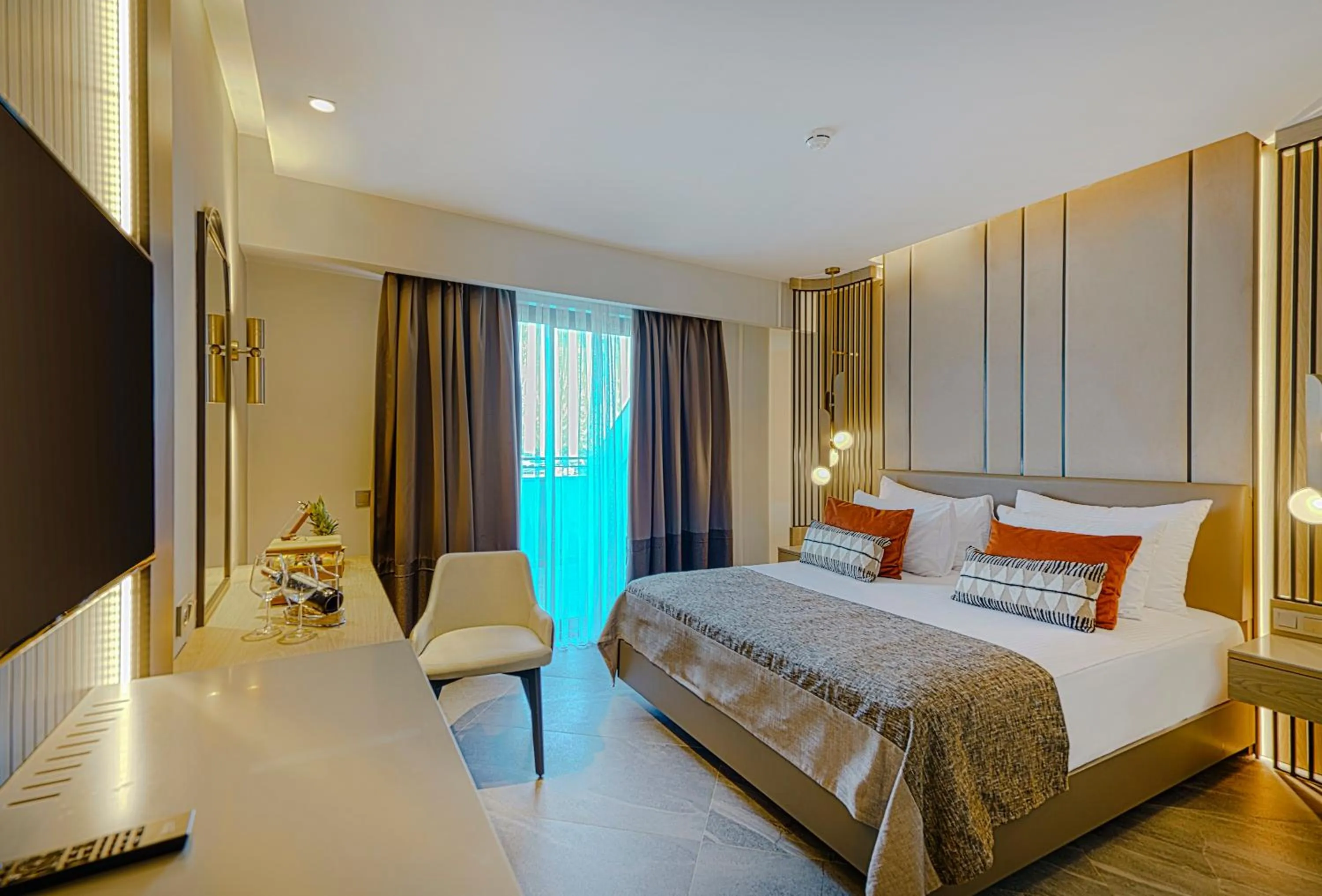 Photo of the whole room, Bed in Calyptus Kirman Premium - Ultra All Inclusive