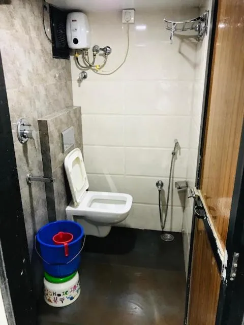 Shower in Hotel Castle Inn