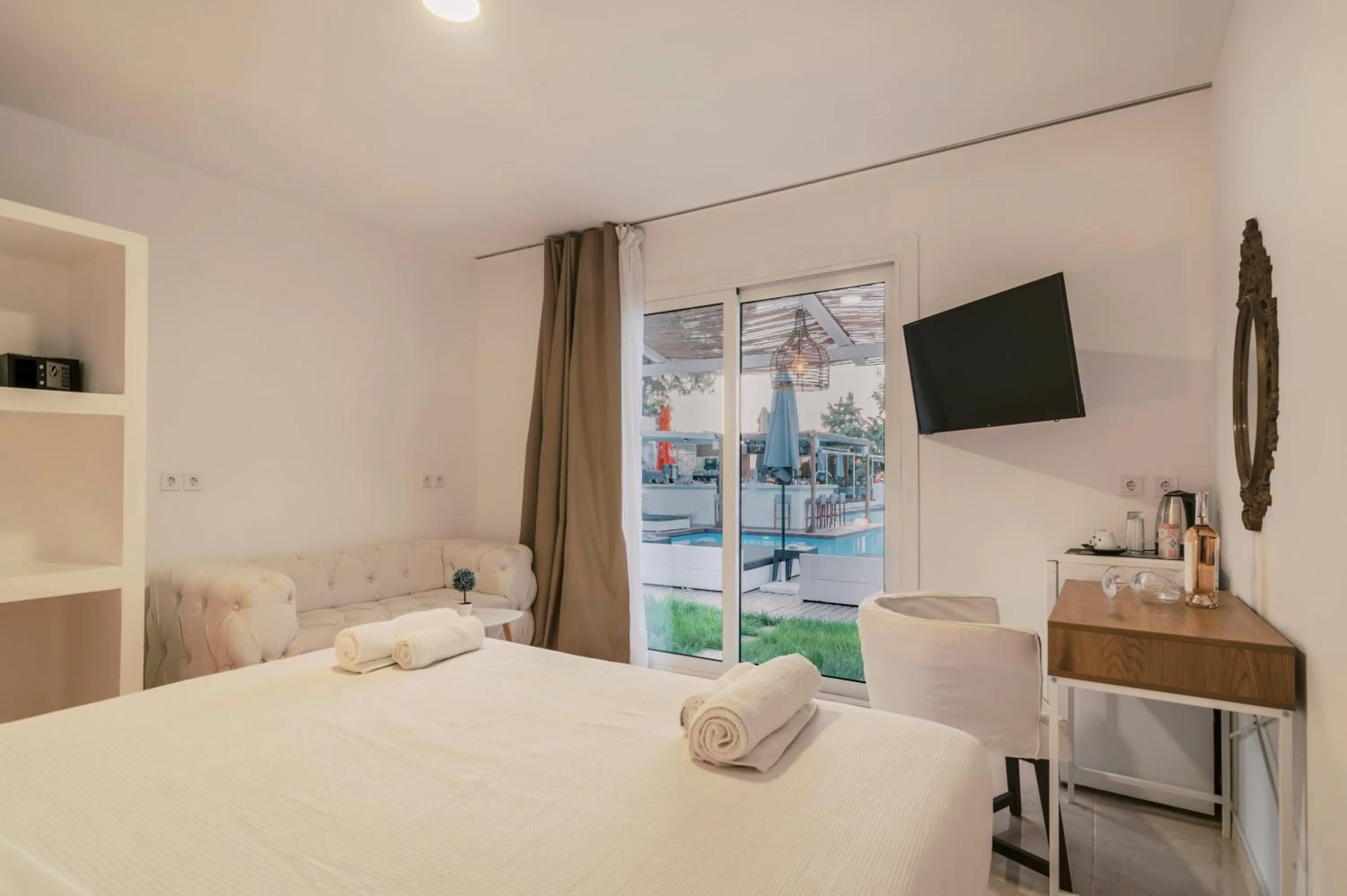 Bed in Bamboo Suites Hotel - Adults Only