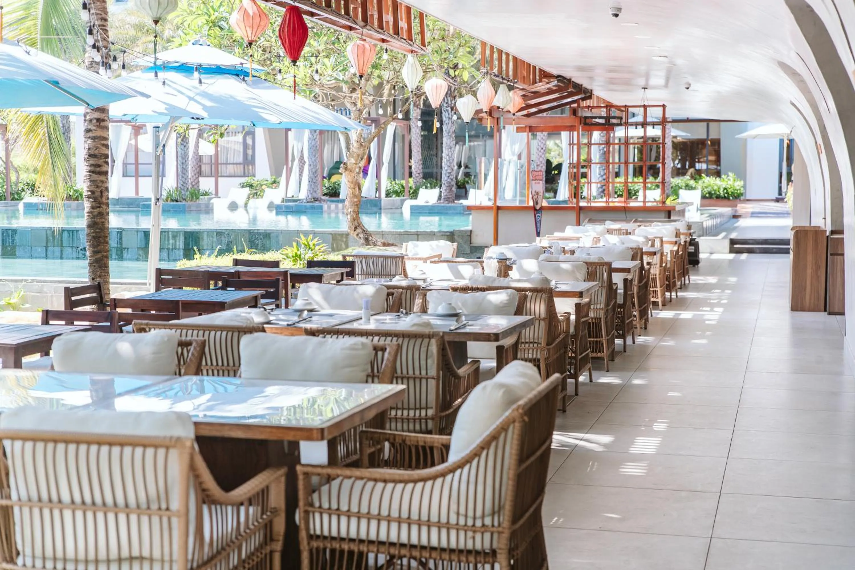 Restaurant/places to eat in Le Palmier Ho Tram Resort - Beachfront with Private Beach