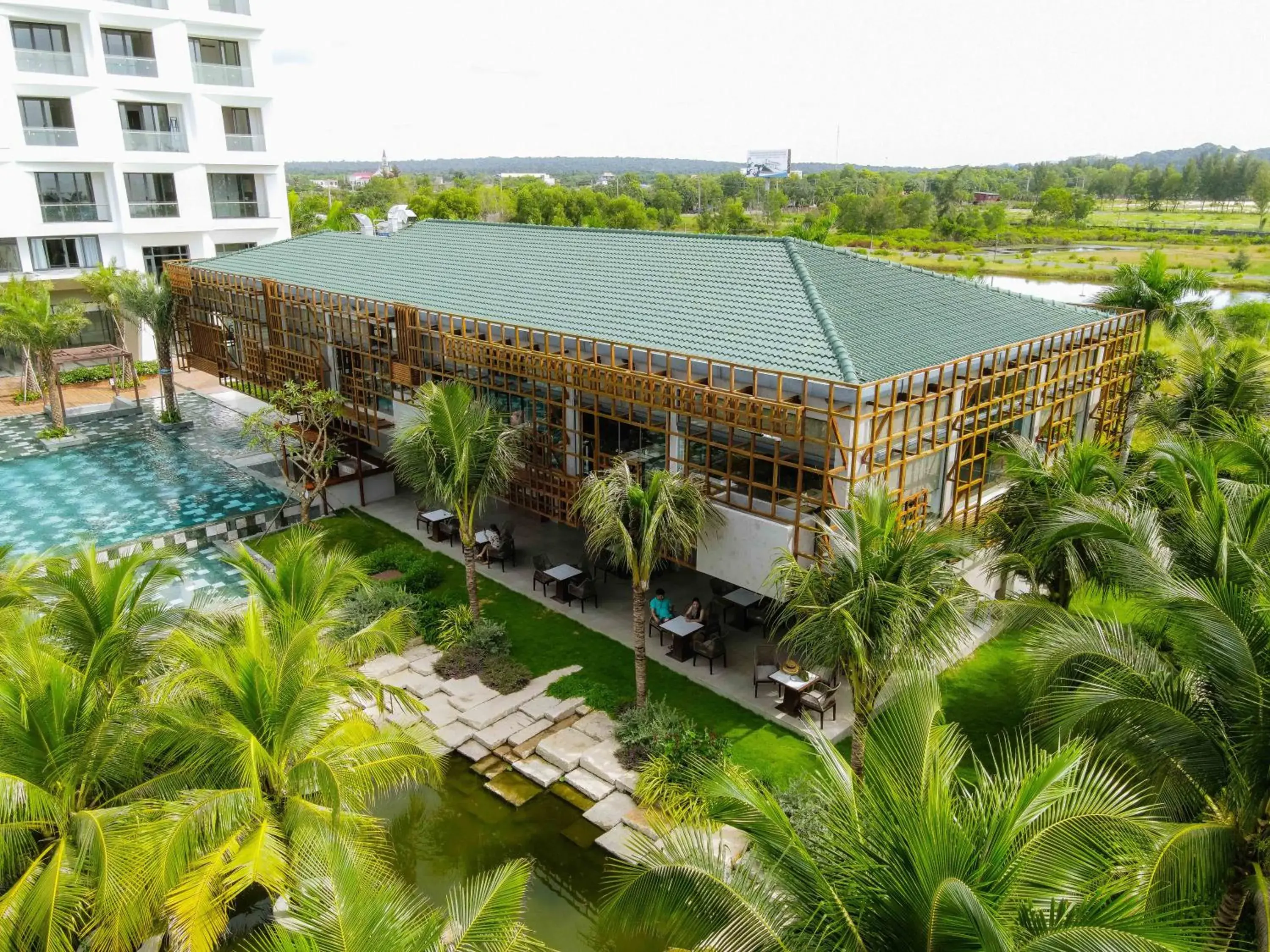 Restaurant/places to eat in Le Palmier Ho Tram Resort Restaurant/places to eat in Le Palmier Ho Tram Resort