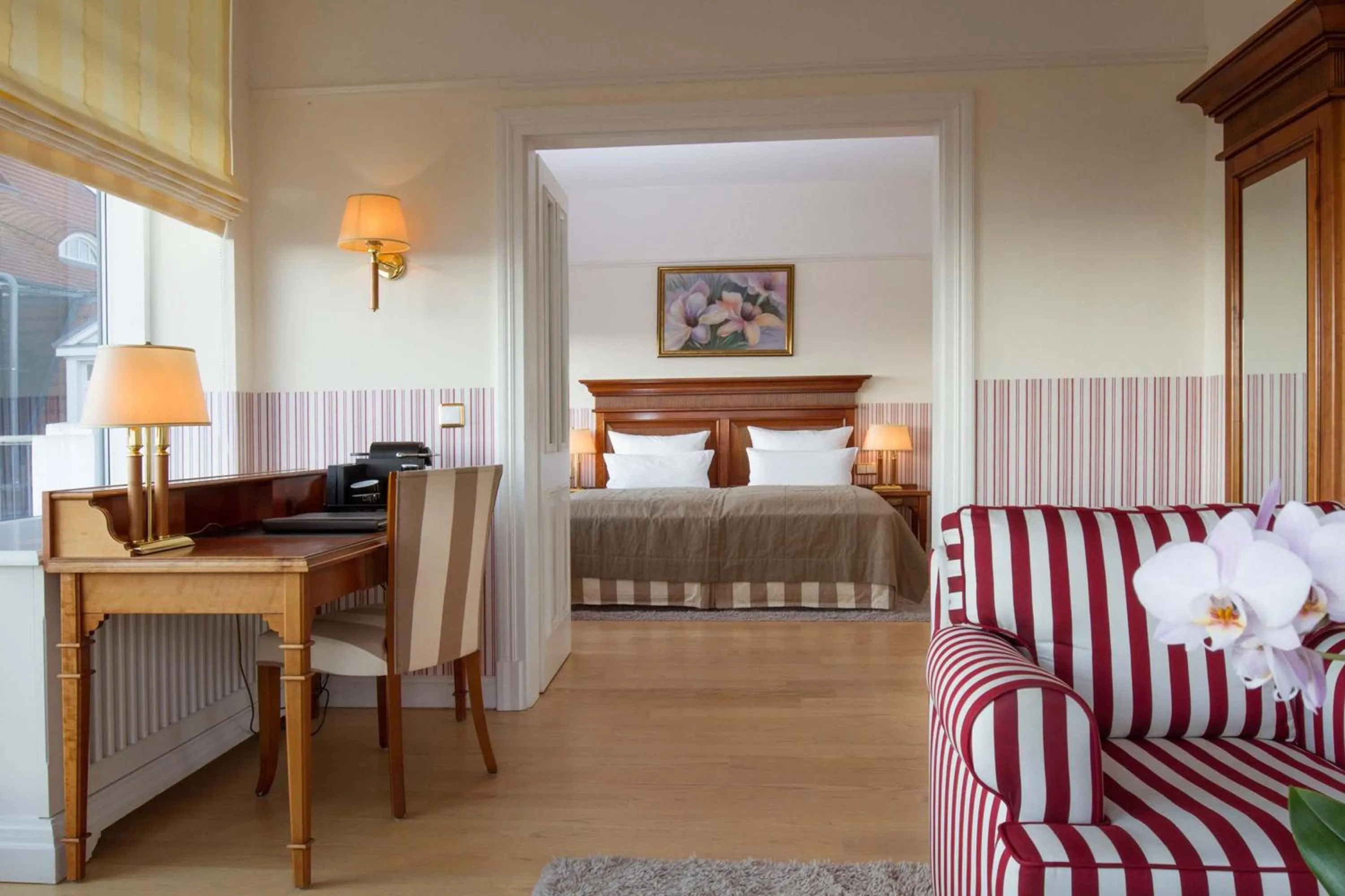 Living room, Bed in ATLANTIC Grand Hotel Travemünde