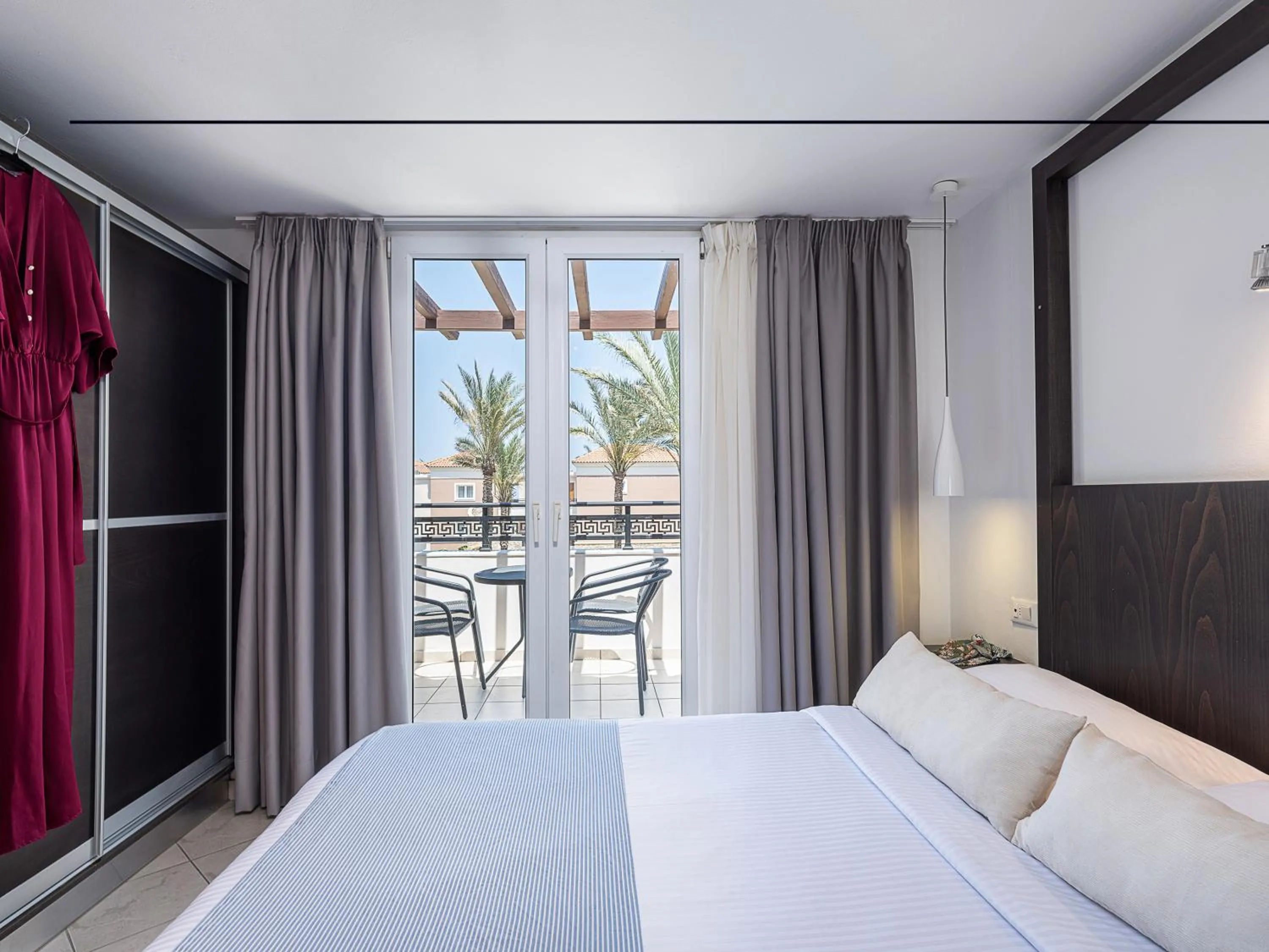Bed in Caldera Beach