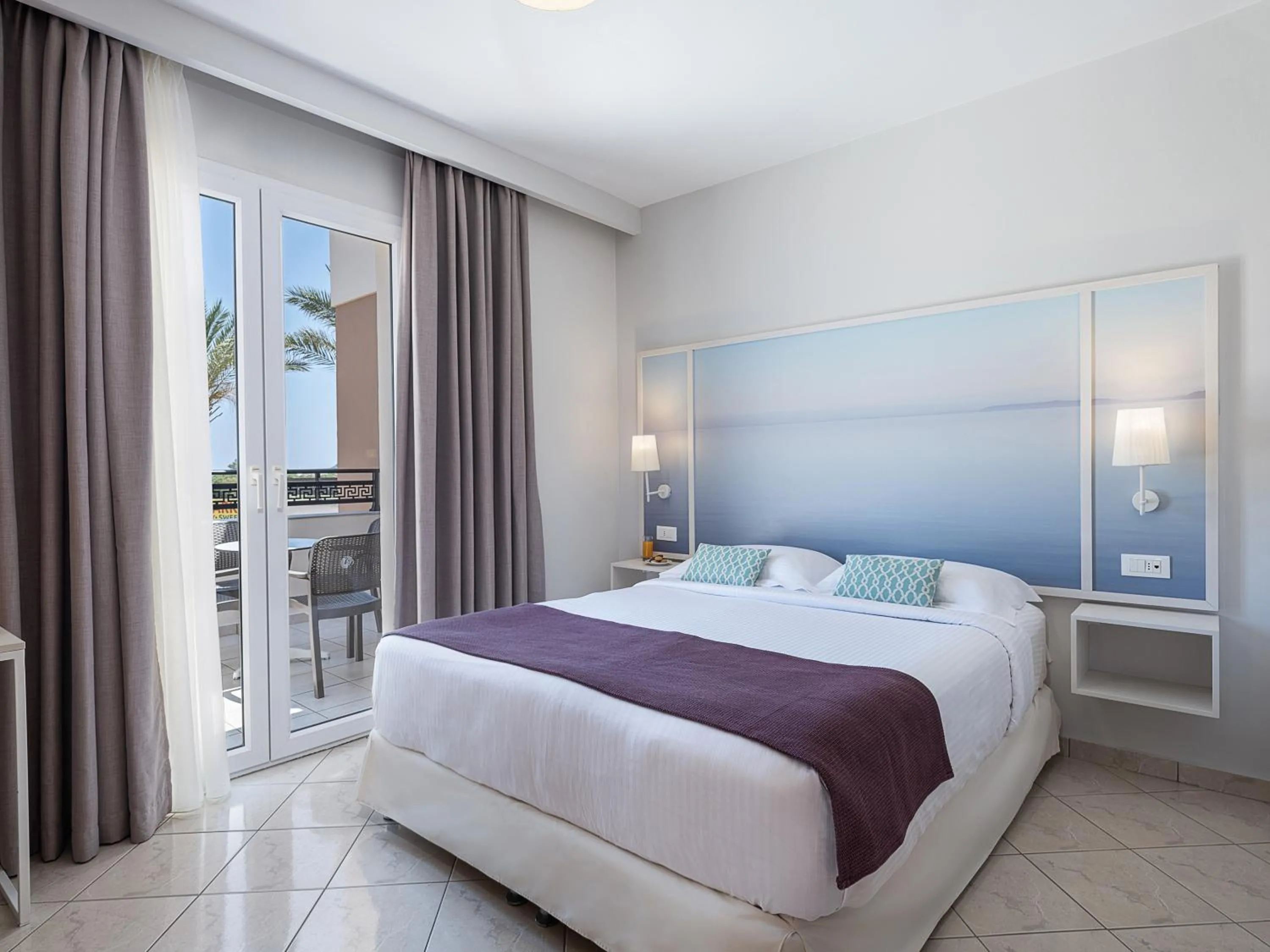 Bed in Caldera Beach