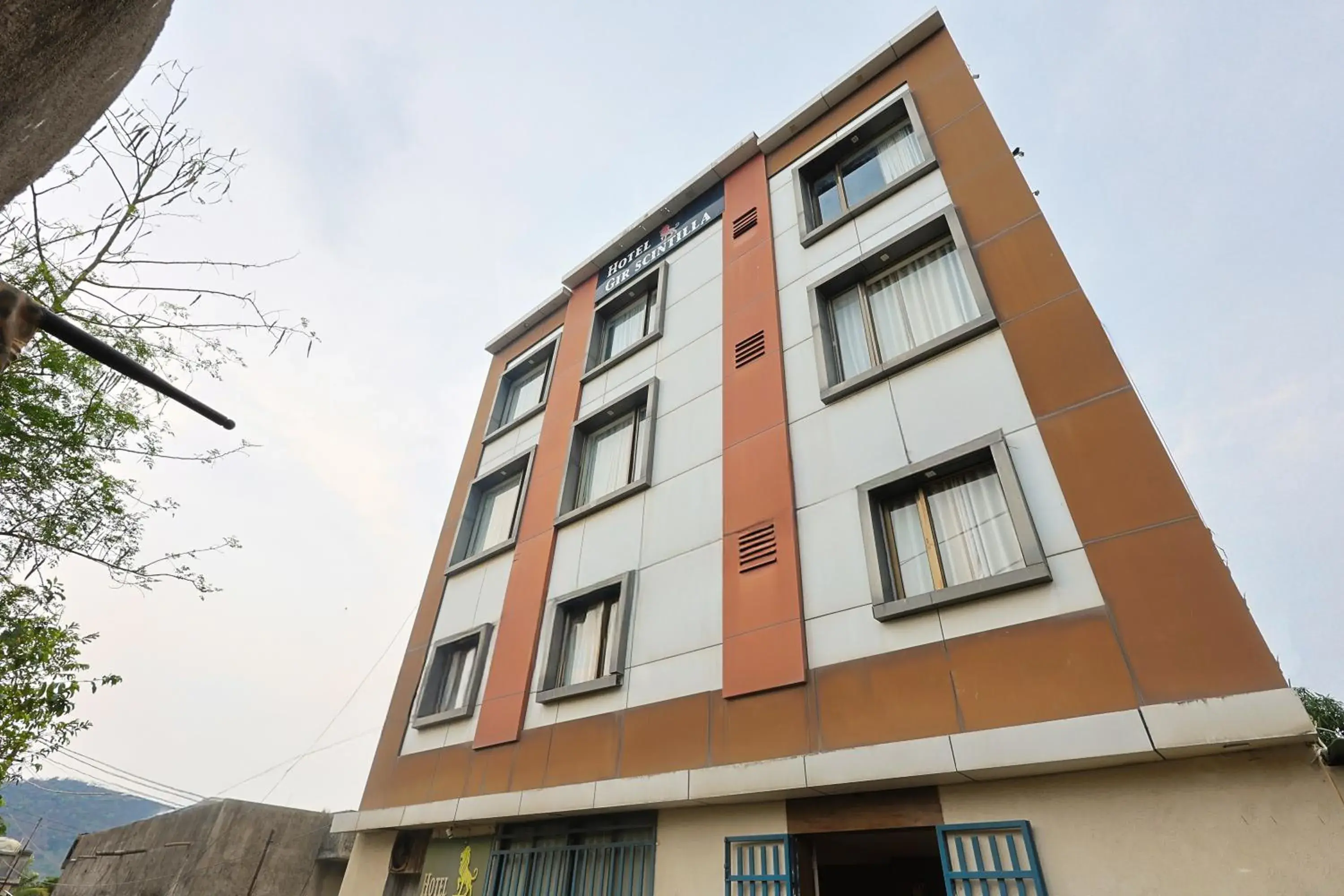 Property building in Hotel Gir Scintilla Property building in Hotel Gir Scintilla