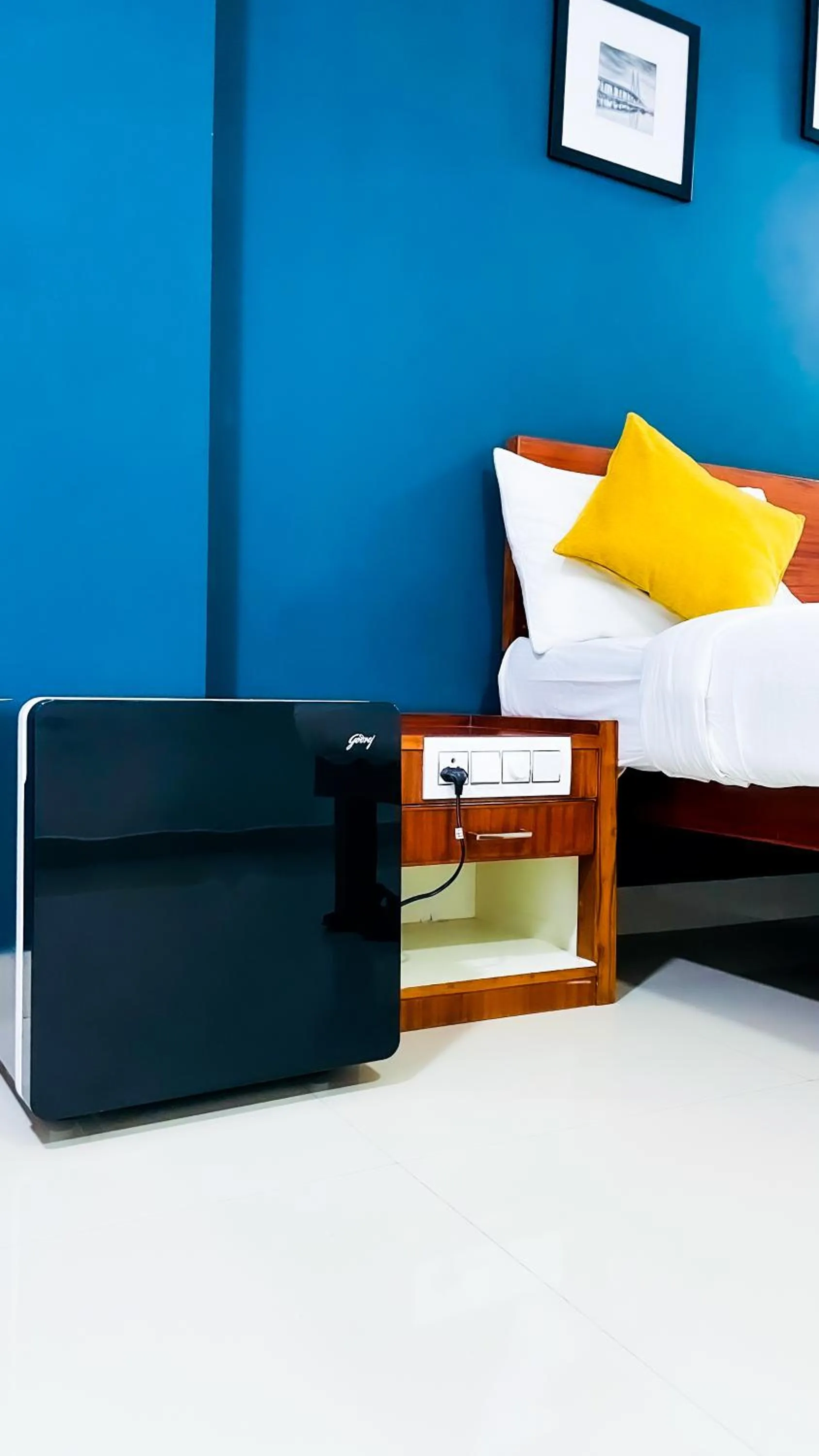 oven, Bed in The Reach Hotel