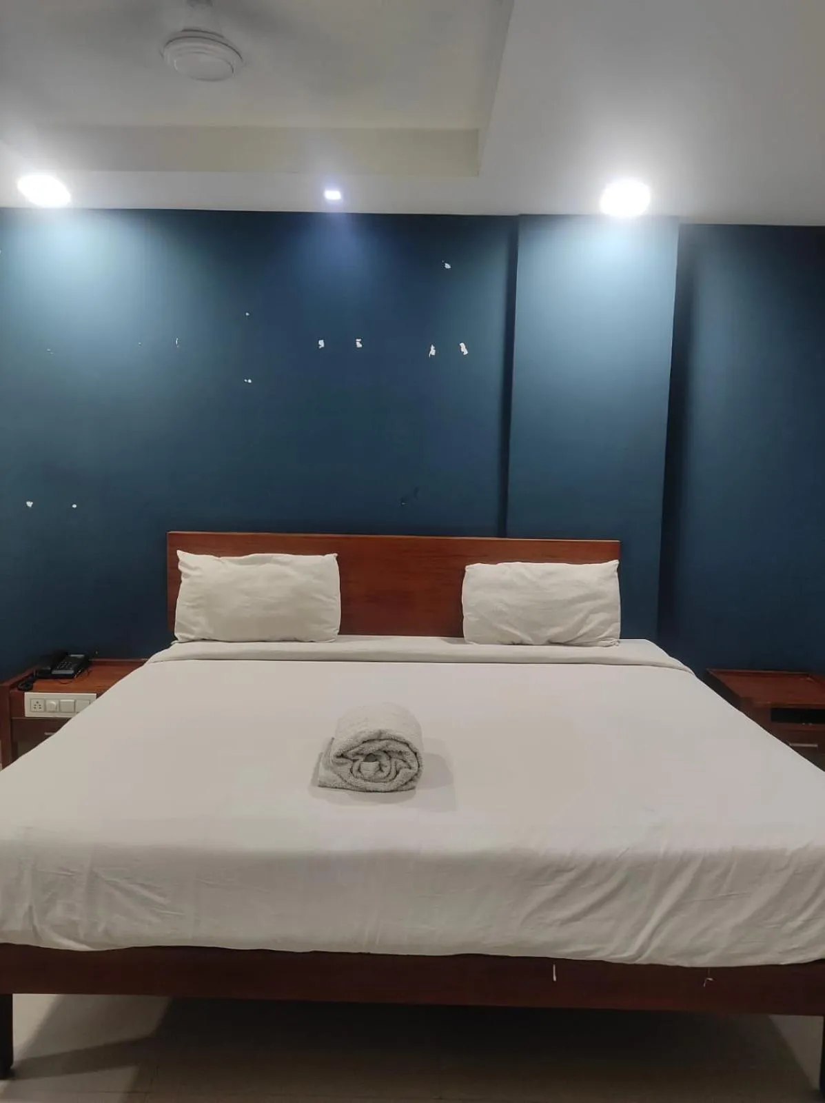 Photo of the whole room, Bed in The Reach Hotel