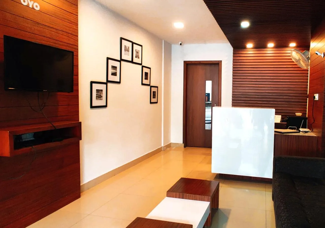 Communal lounge/ TV room in The Reach Hotel