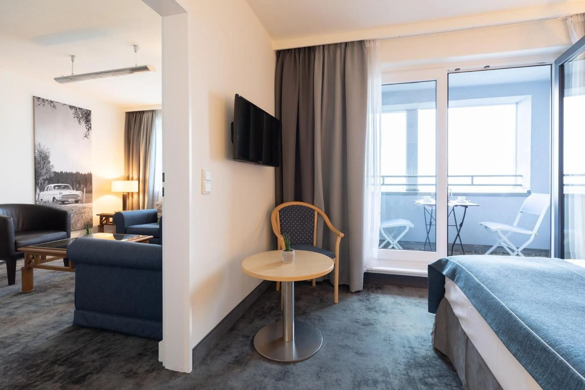 Photo of the whole room, Bed in Garner Hotel Rüsselsheim by IHG