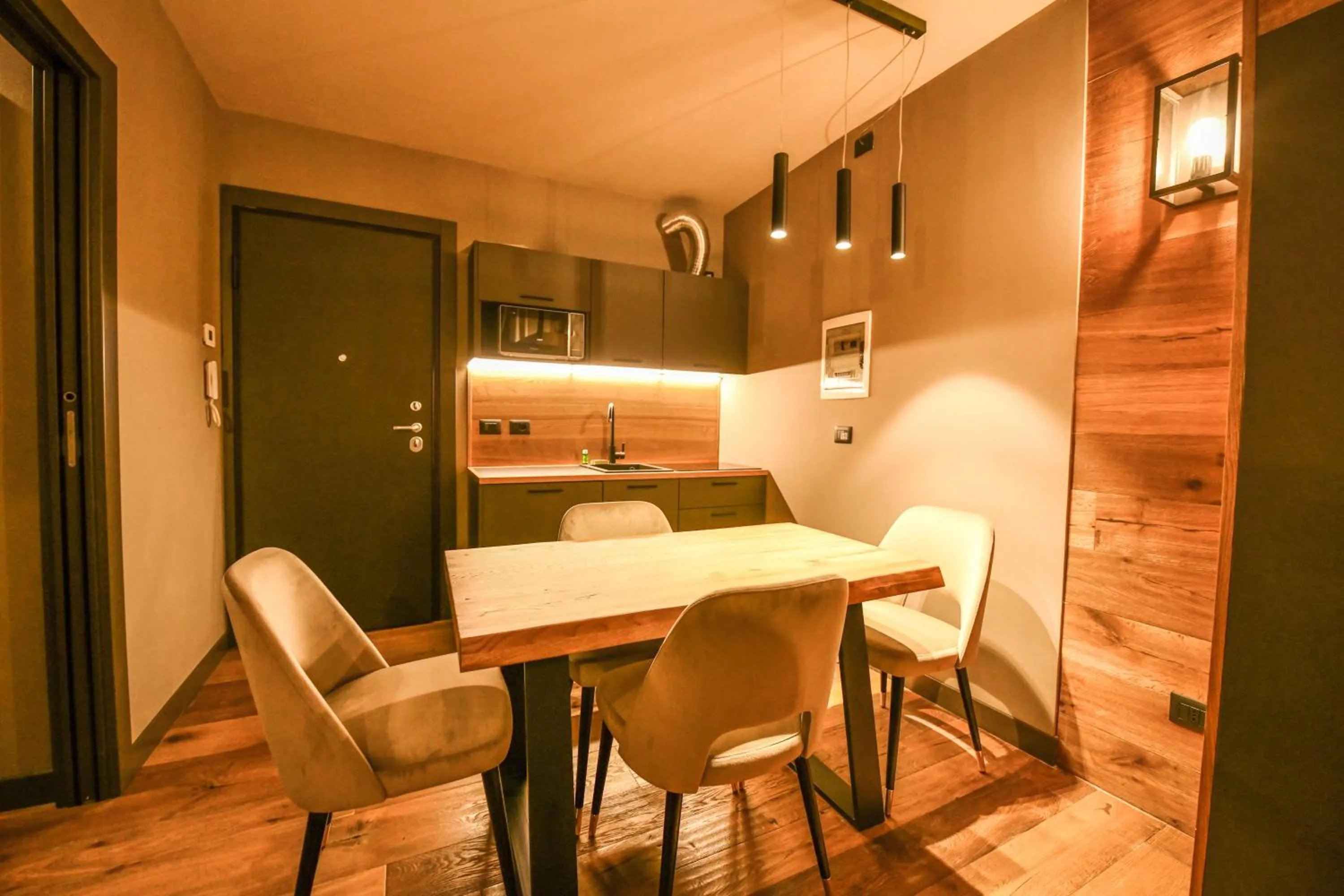 Dining area in Chalet Everest - Luxury Apartments