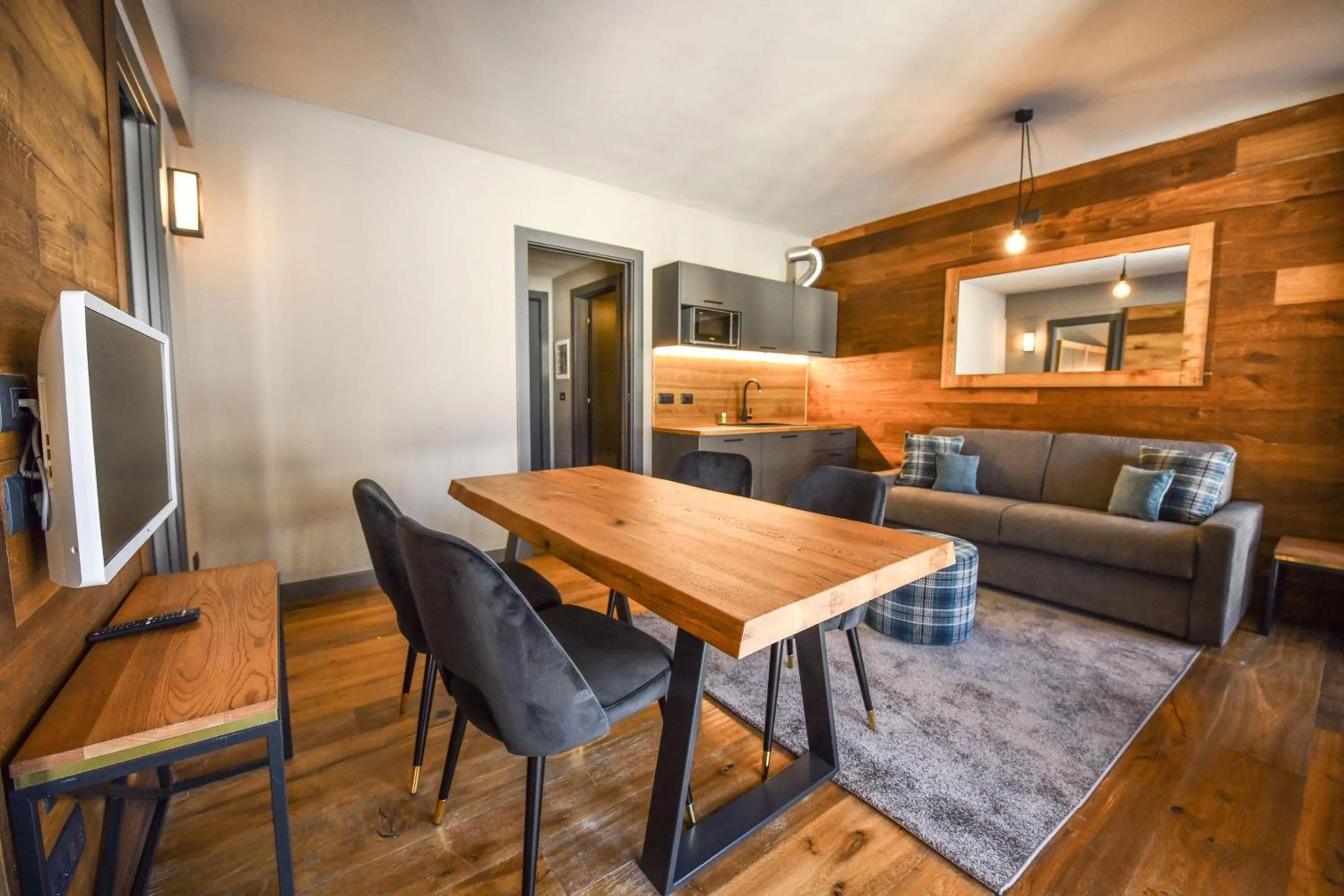 TV and multimedia in Chalet Everest - Luxury Apartments