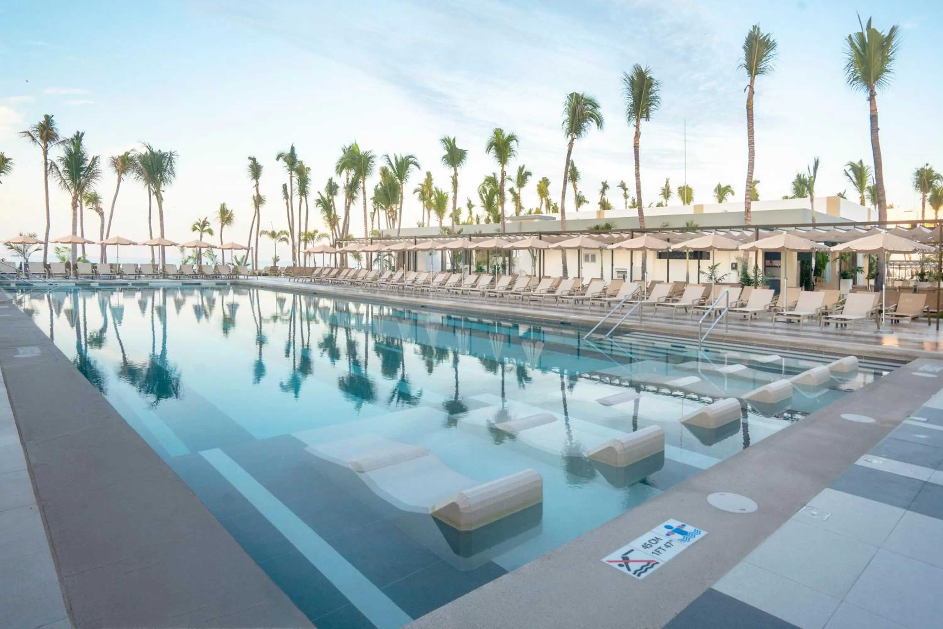 Swimming pool in Riu Jalisco - All Inclusive
