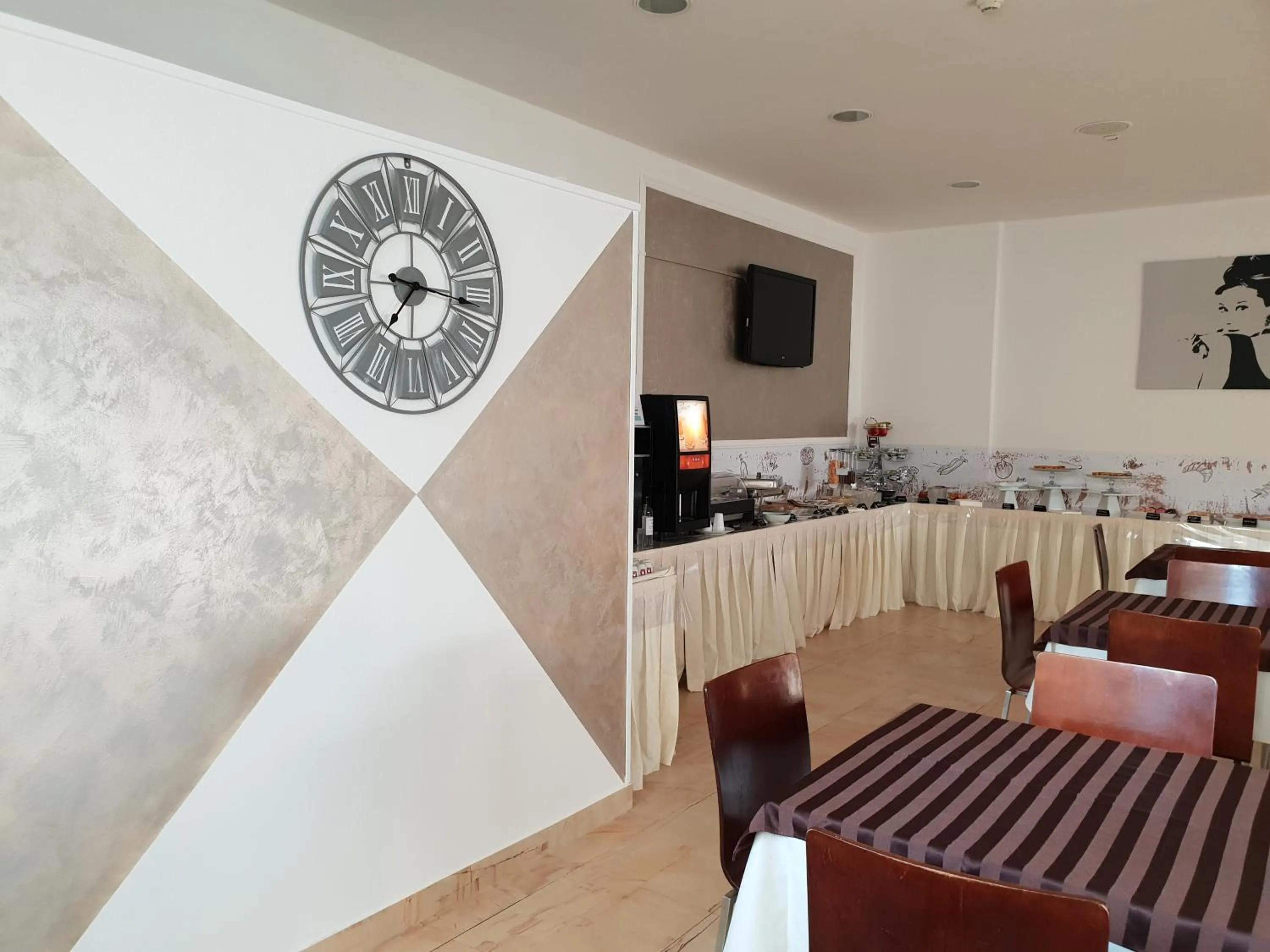 Restaurant/places to eat in HOTEL DIAMANTE