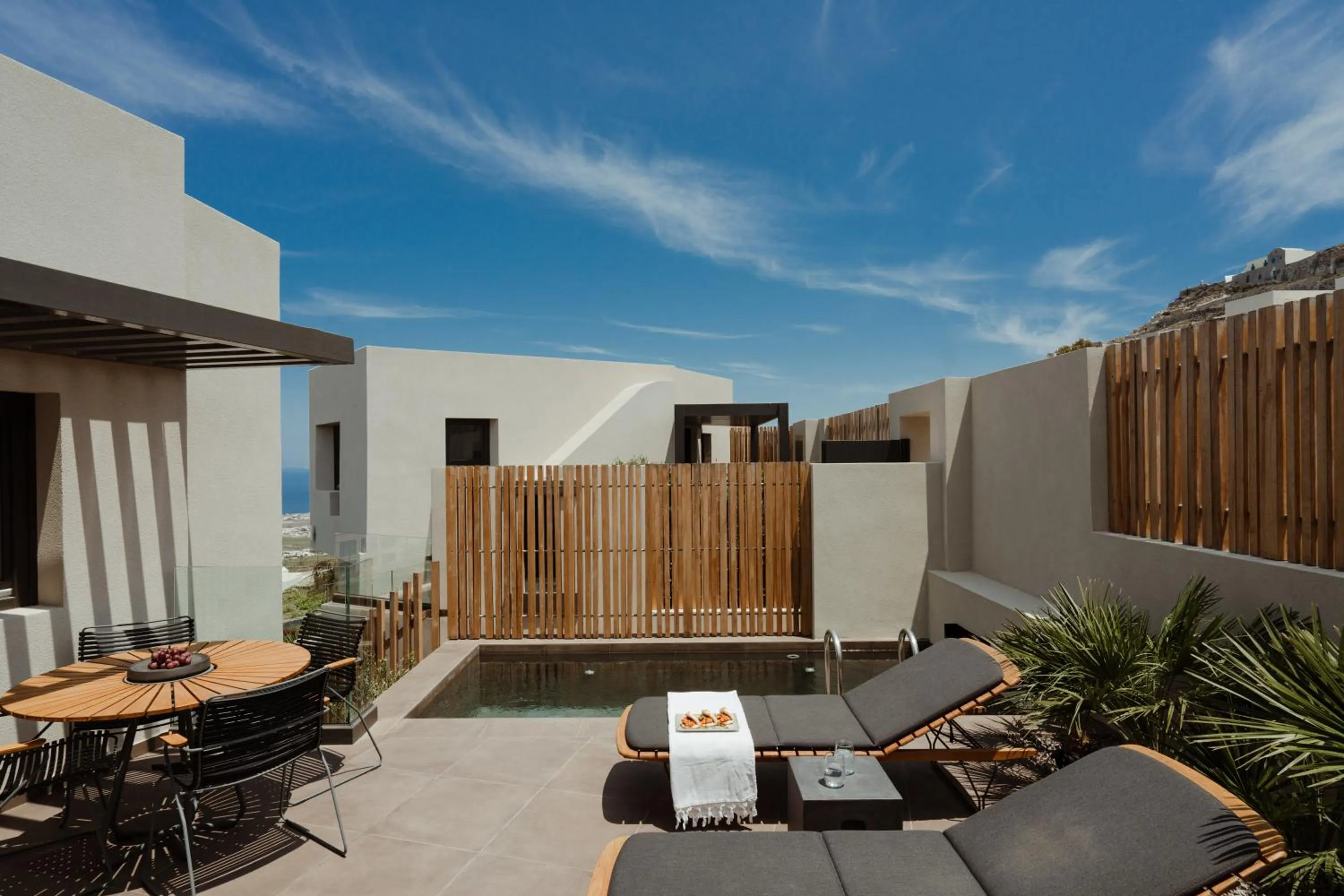 Property building in Apikia Santorini