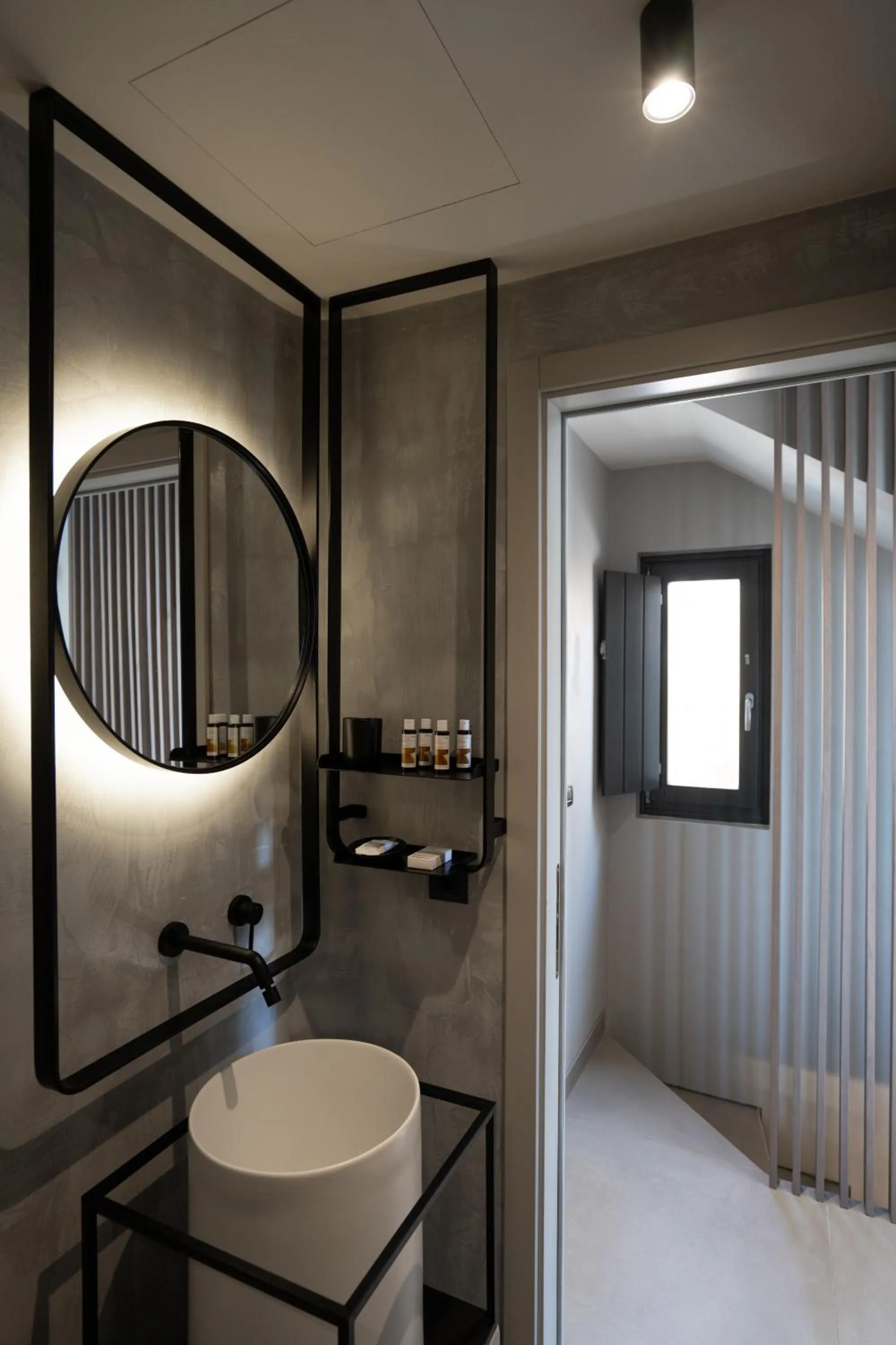 Shower in Apikia Santorini