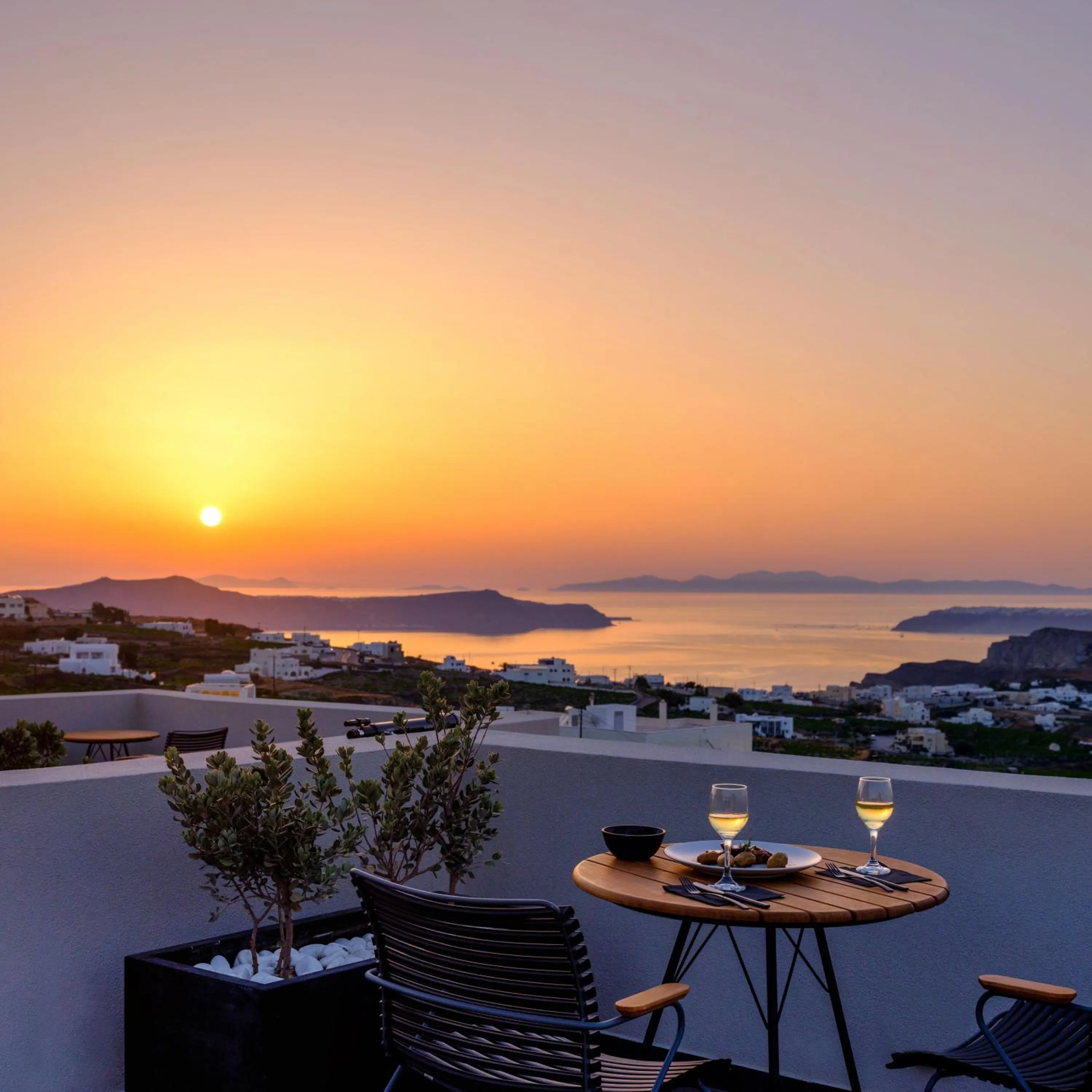 Patio in Apikia Santorini
