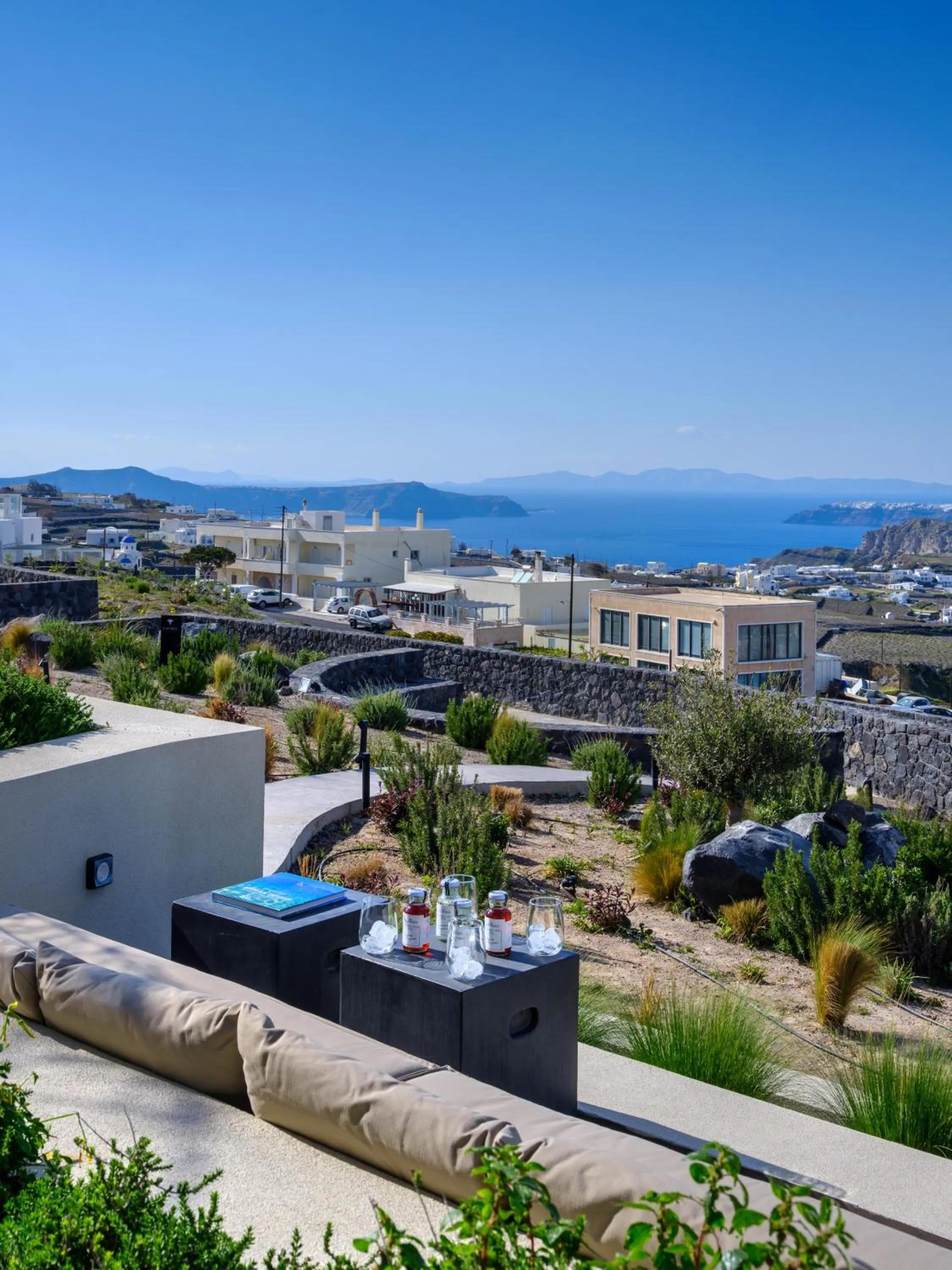 Property building in Apikia Santorini