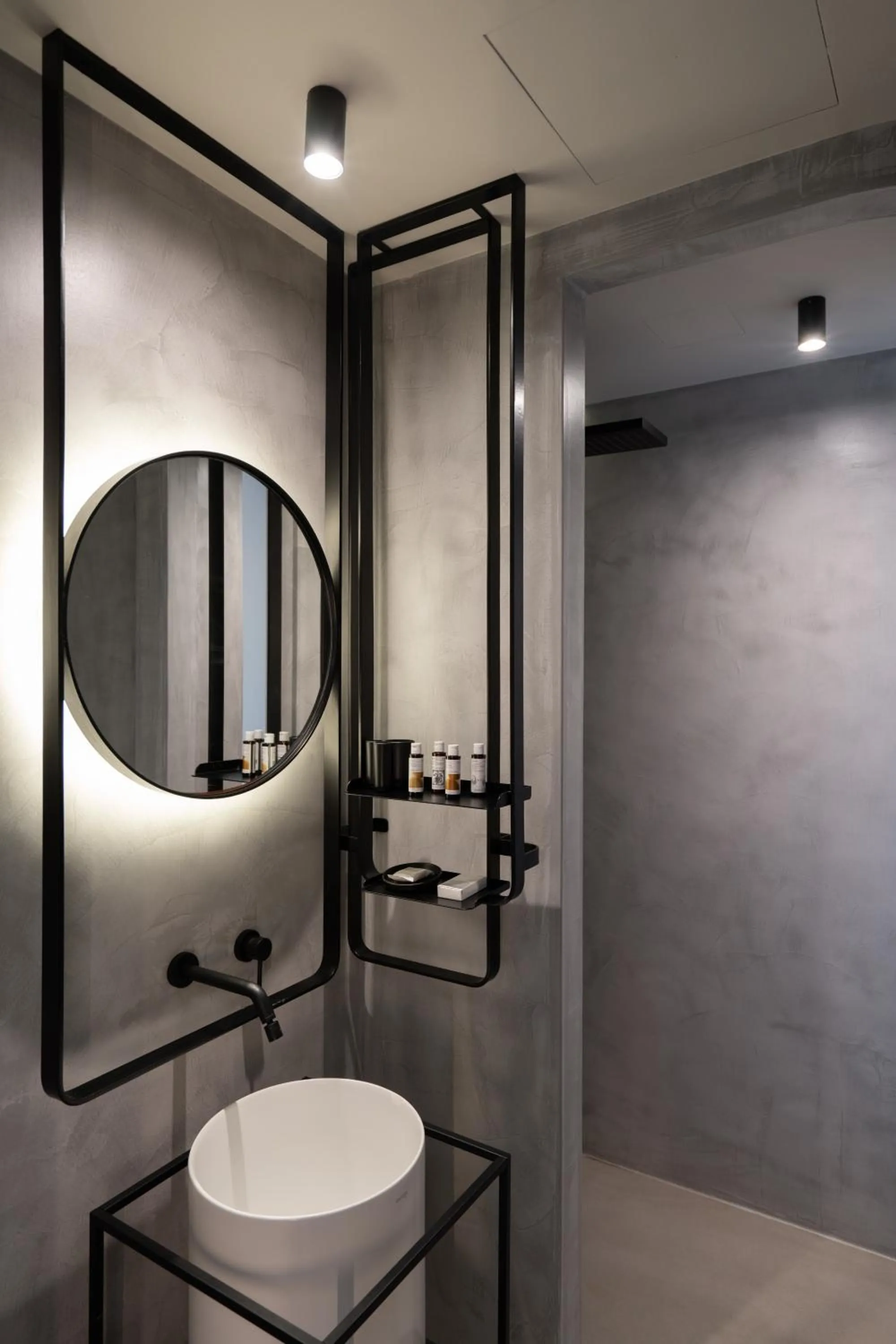 Shower in Apikia Santorini