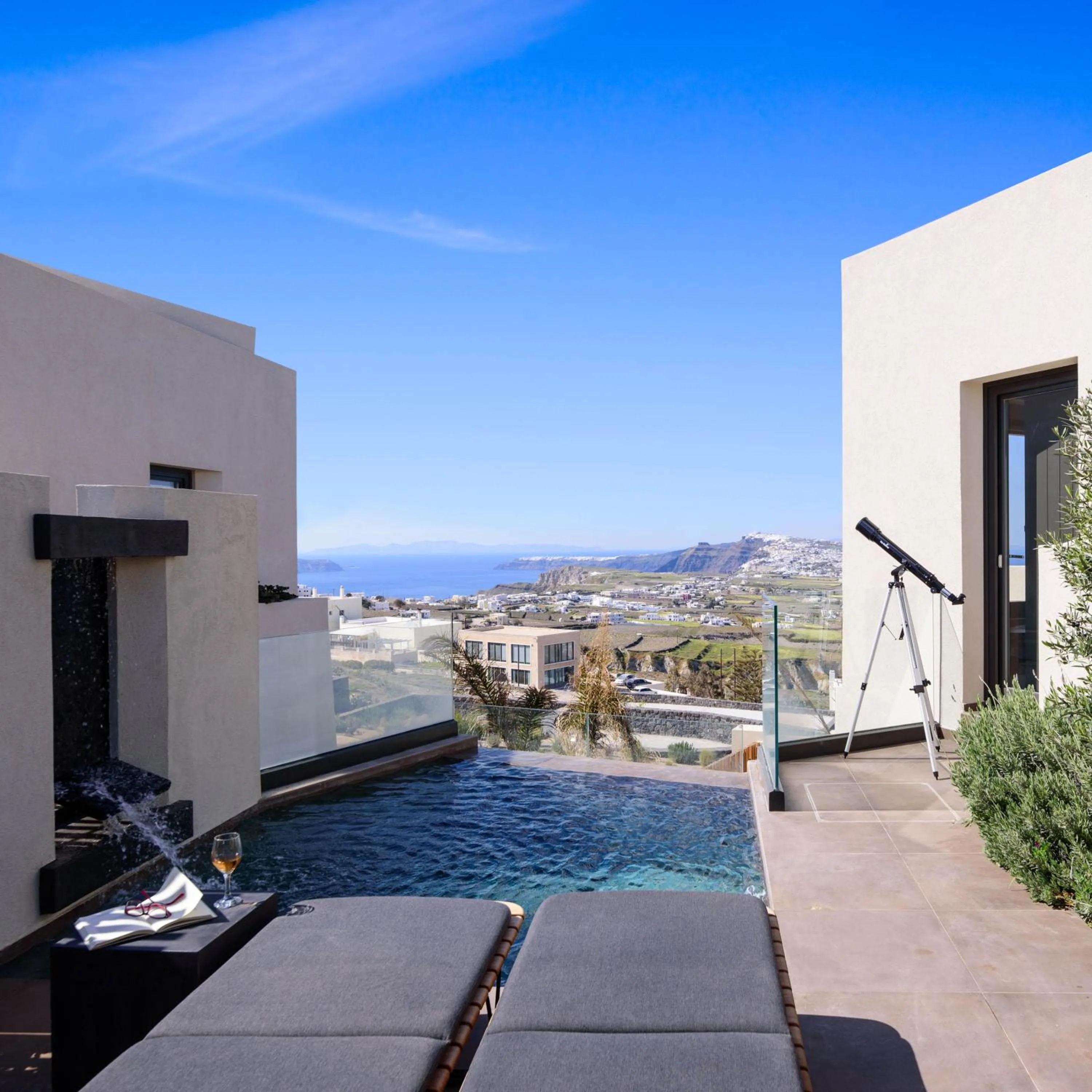 Property building in Apikia Santorini