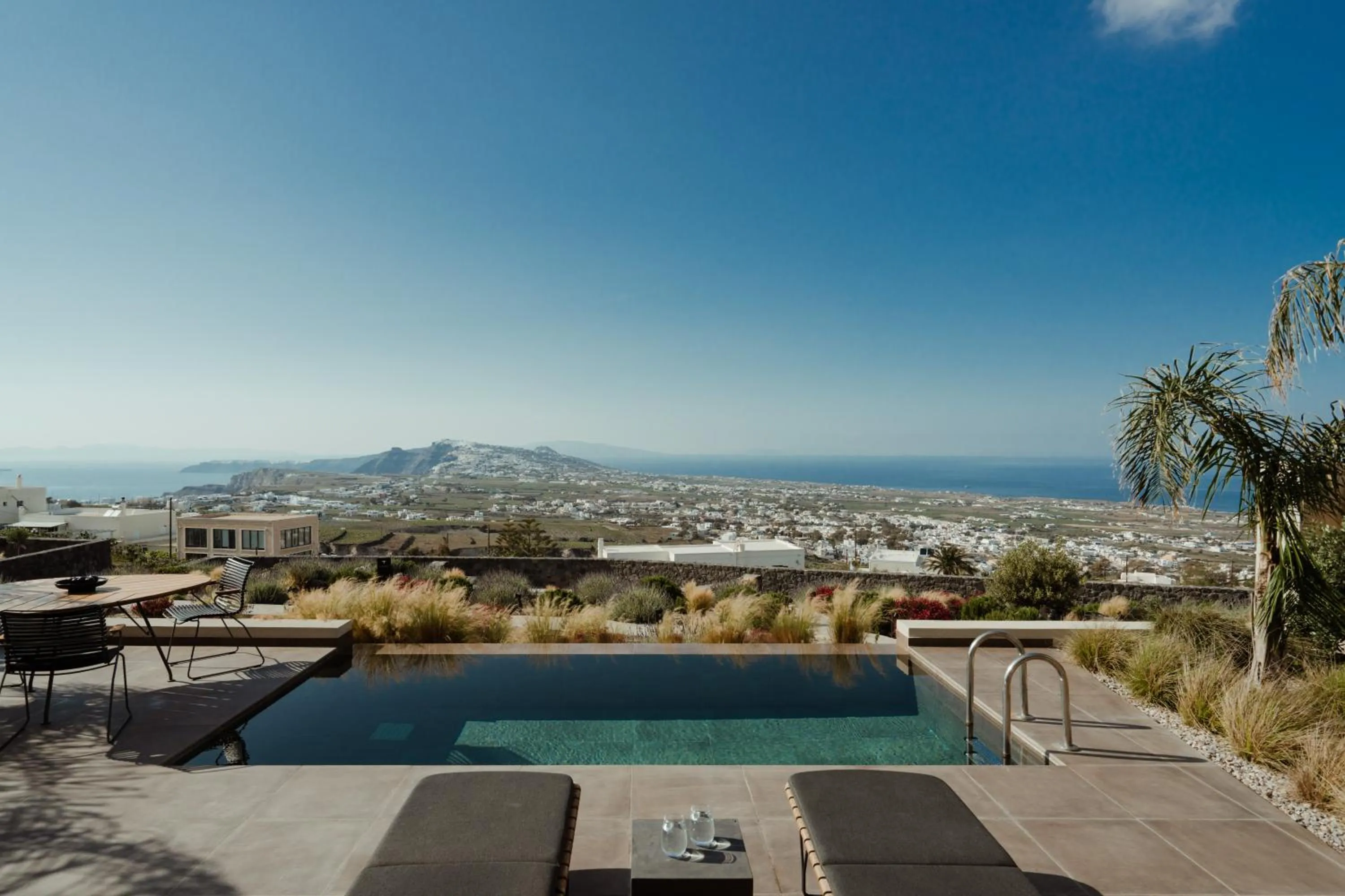 Patio in Apikia Santorini