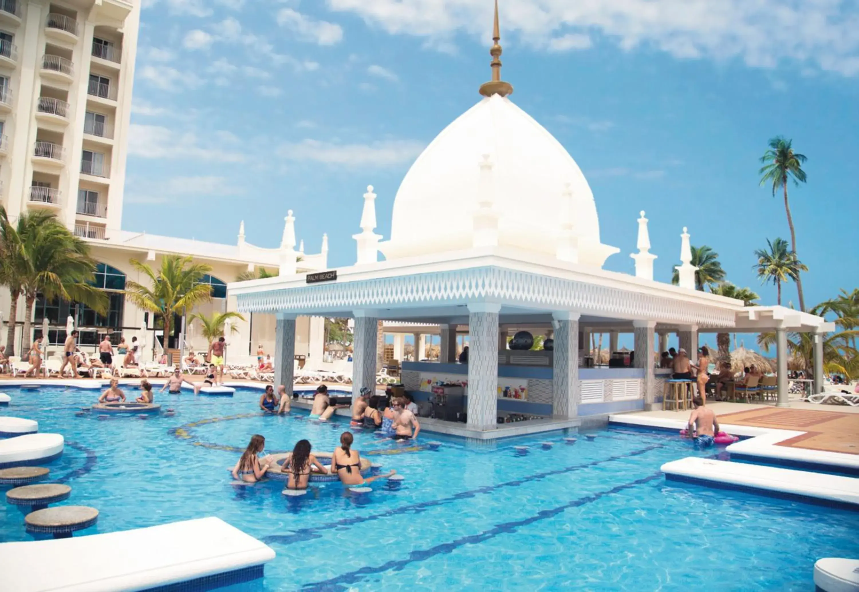 Lounge or bar in Riu Palace Aruba - All Inclusive Lounge or bar in Riu Palace Aruba - All Inclusive