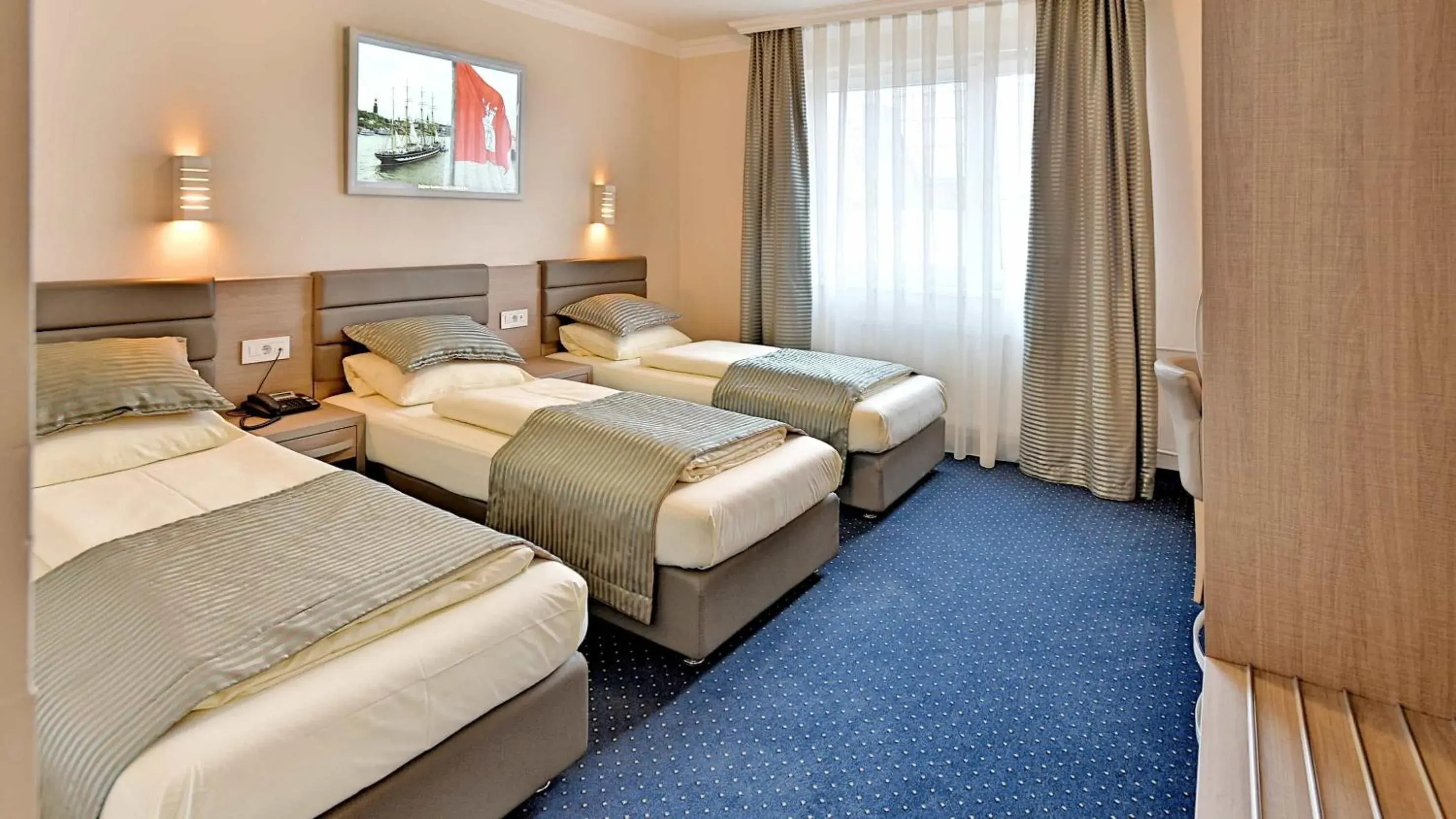 Bed in St.Joseph Hotel Hamburg - Reeperbahn St.Pauli Kiez Bed in St.Joseph Hotel Hamburg - Reeperbahn St.Pauli Kiez