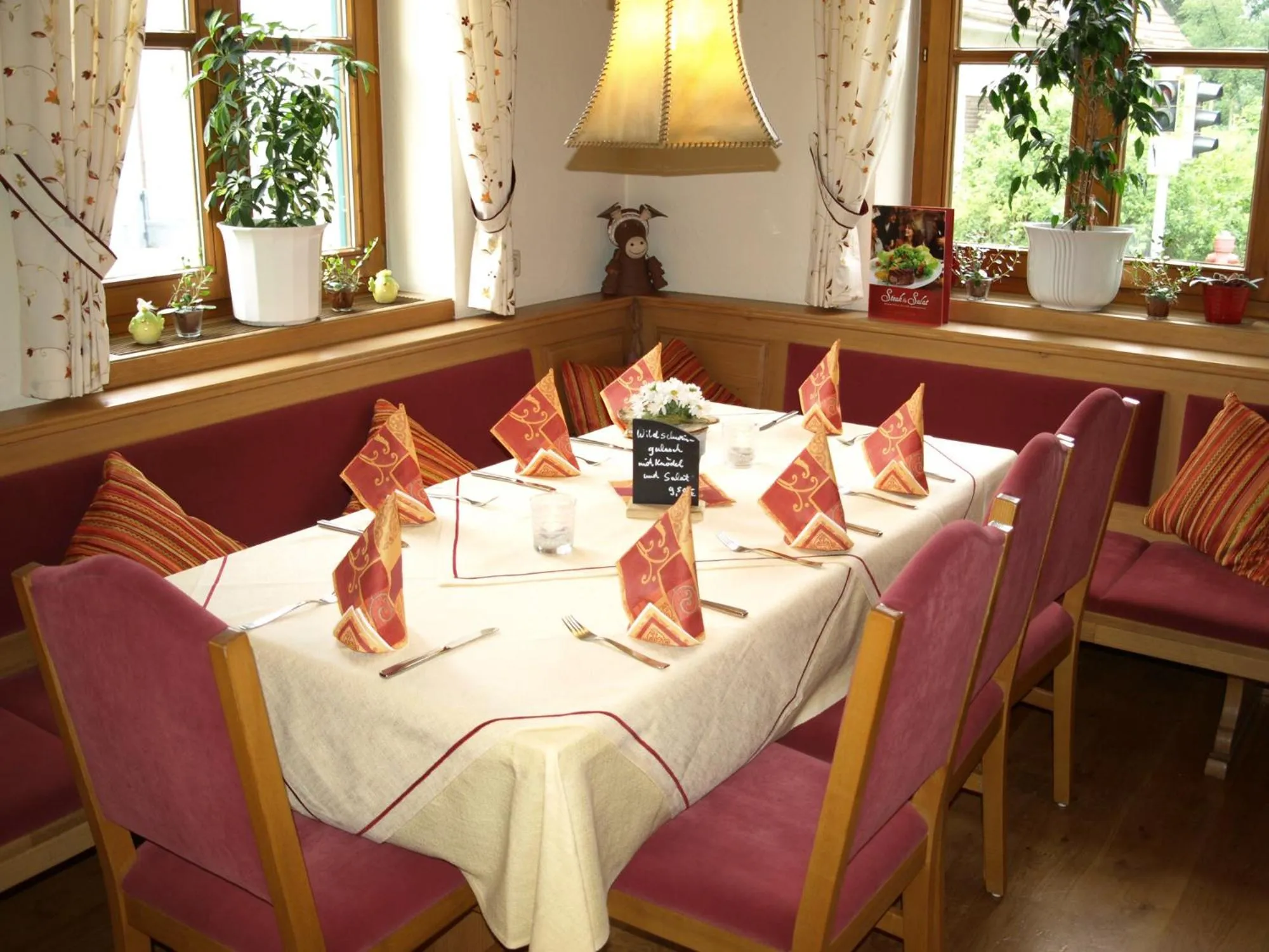 Restaurant/places to eat in Gasthof zur Sonne