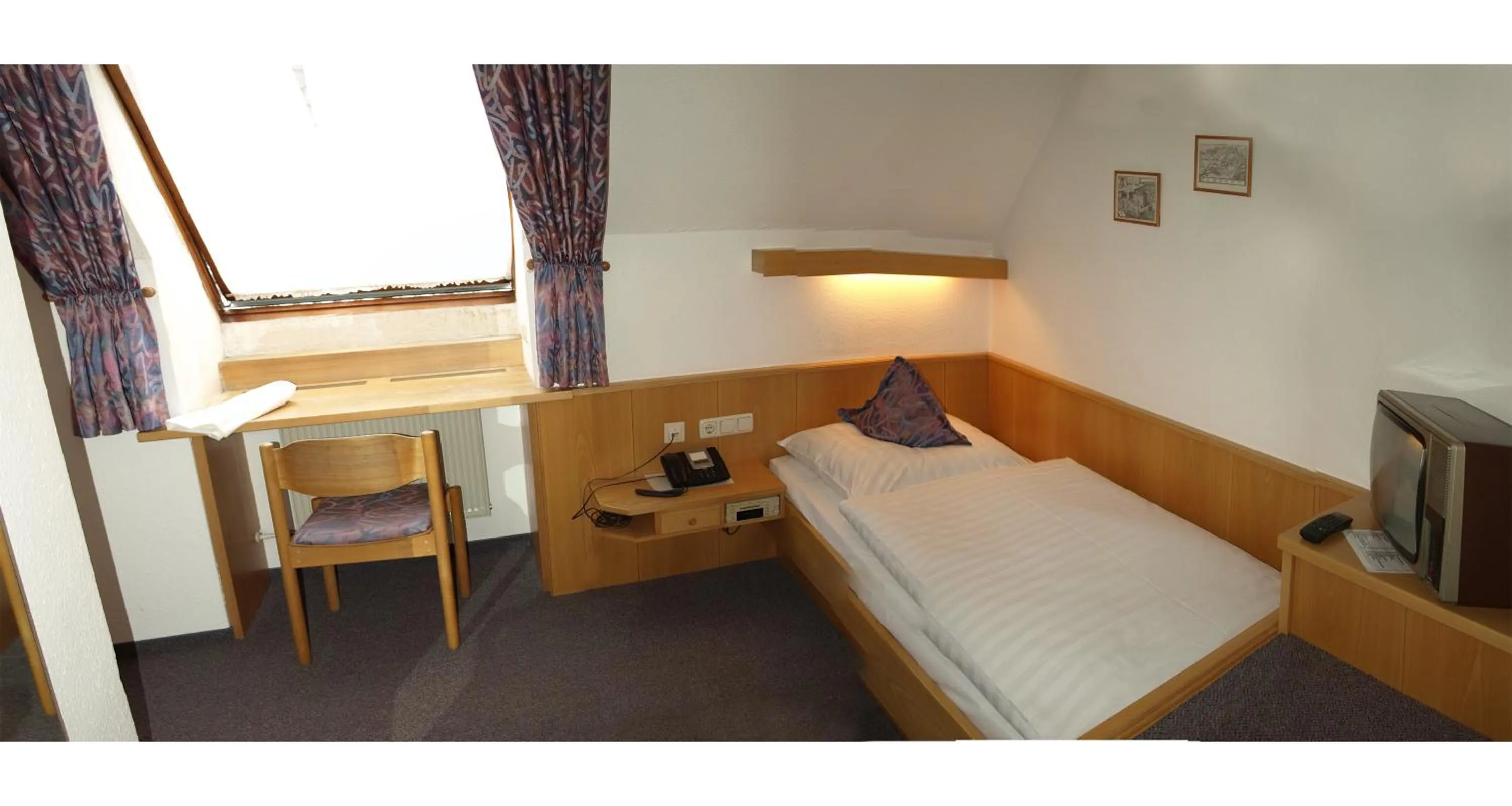 Day, Bed in Gasthof zur Sonne