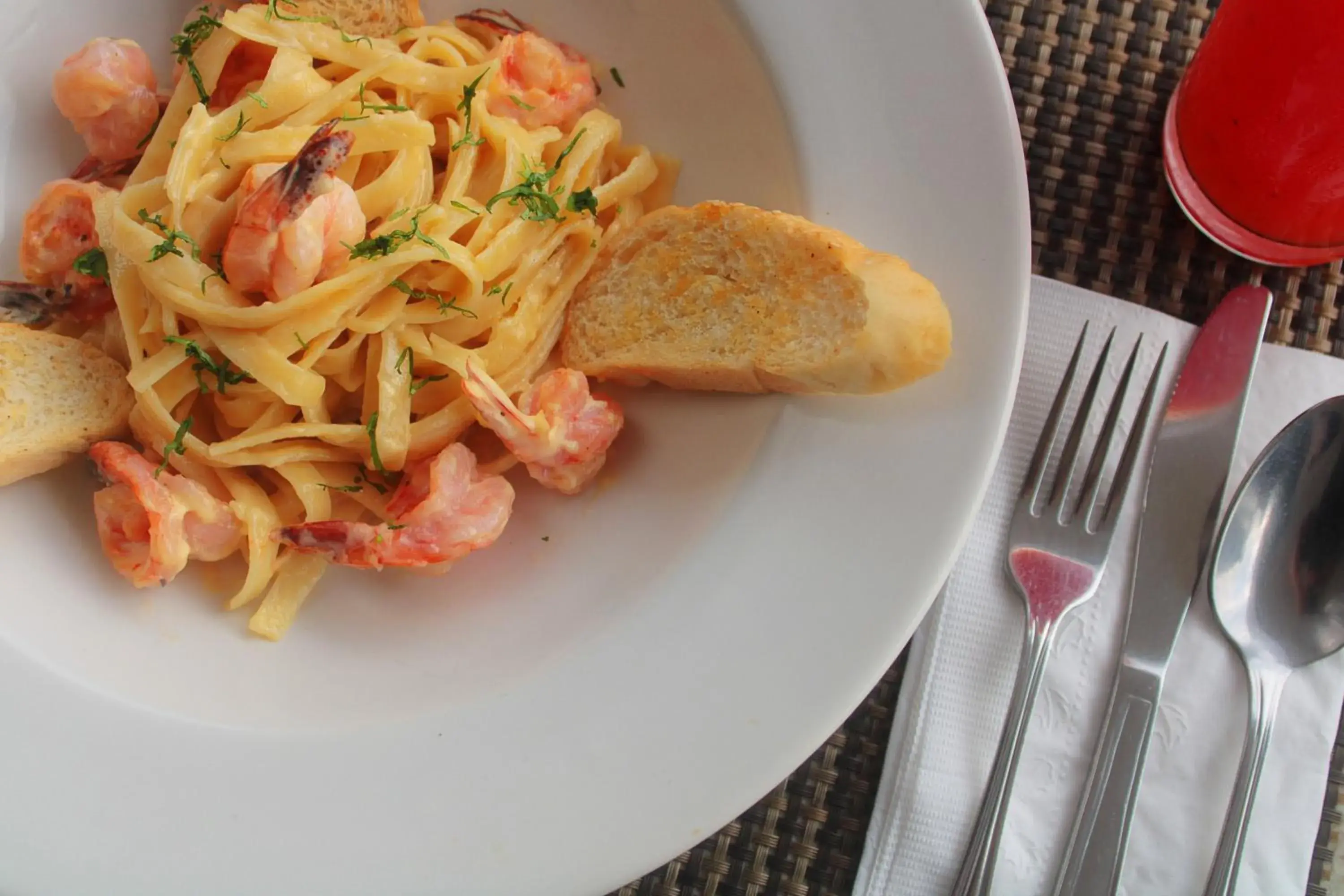 Restaurant/places to eat in Varali Grand Hotel Restaurant/places to eat in Varali Grand Hotel