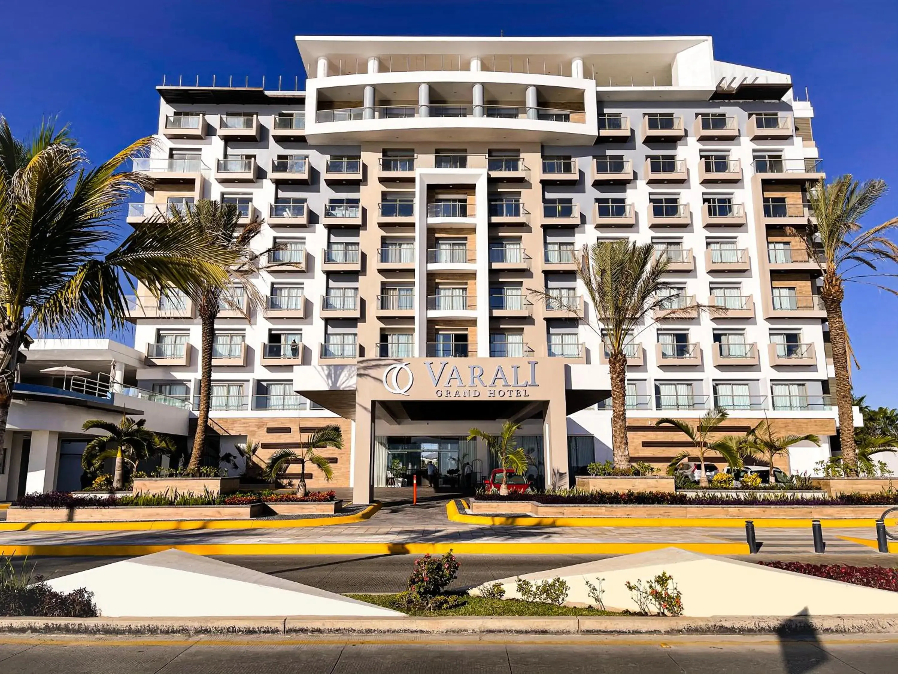 Property building in Varali Grand Hotel Property building in Varali Grand Hotel