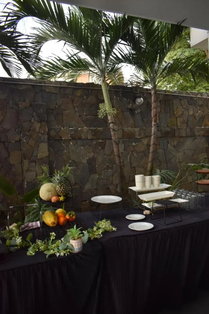 Restaurant/places to eat in Hotel Blue 66