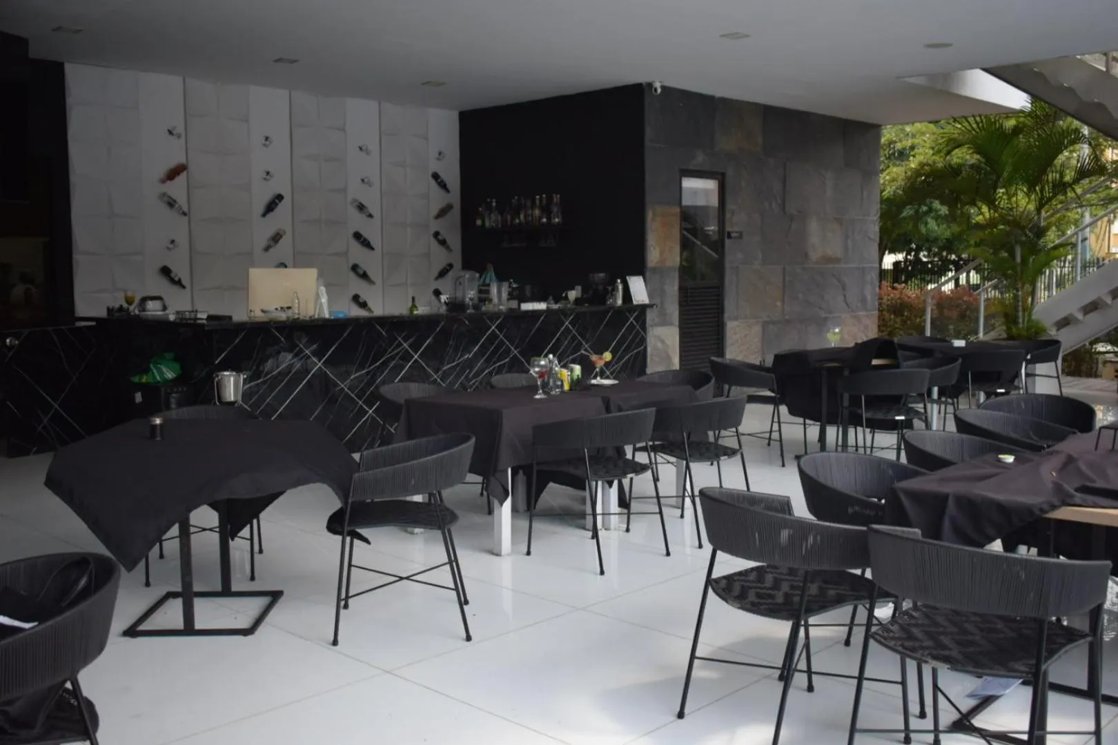 Restaurant/places to eat in Hotel Blue 66