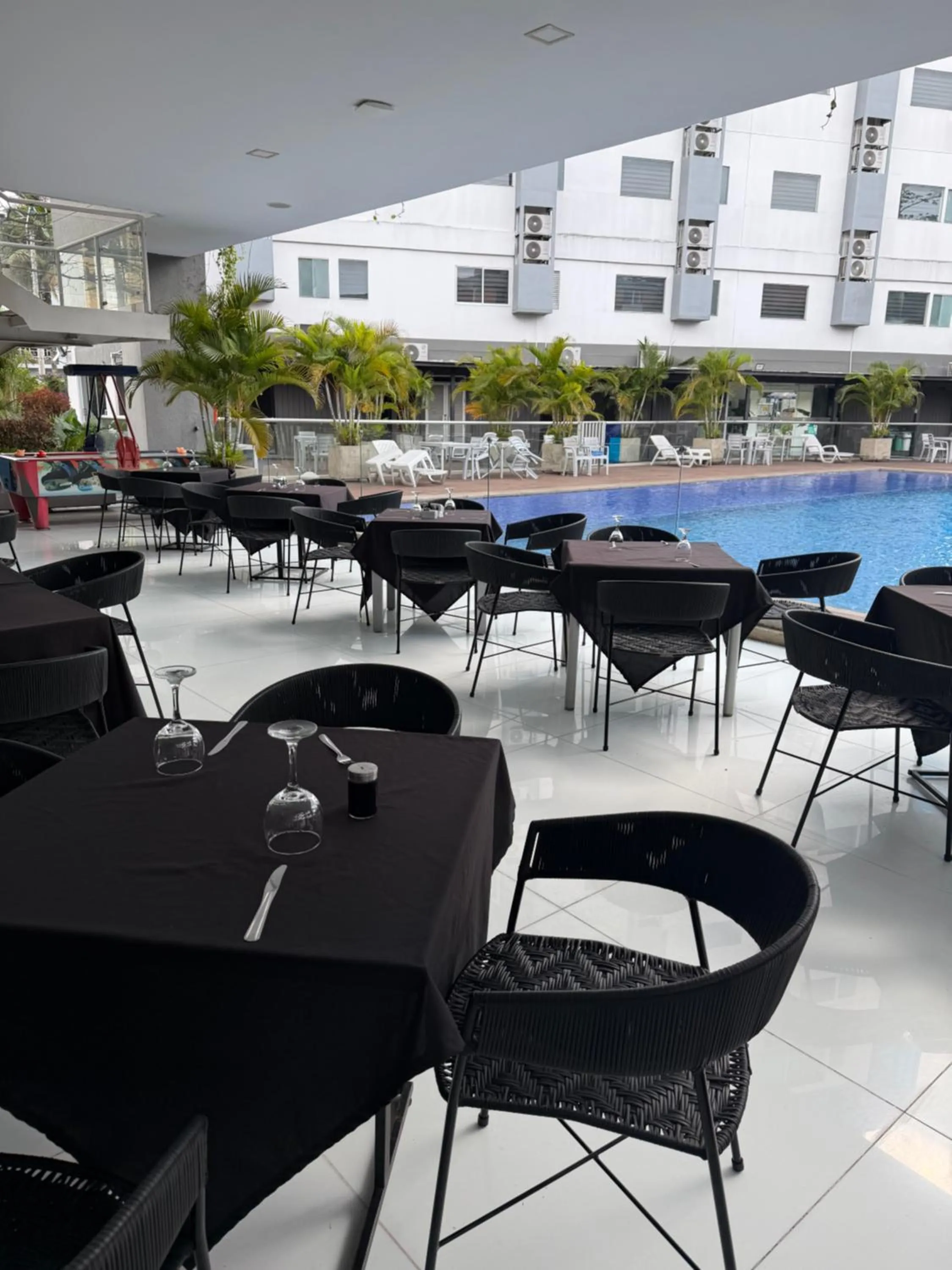 Restaurant/places to eat in Hotel Blue 66