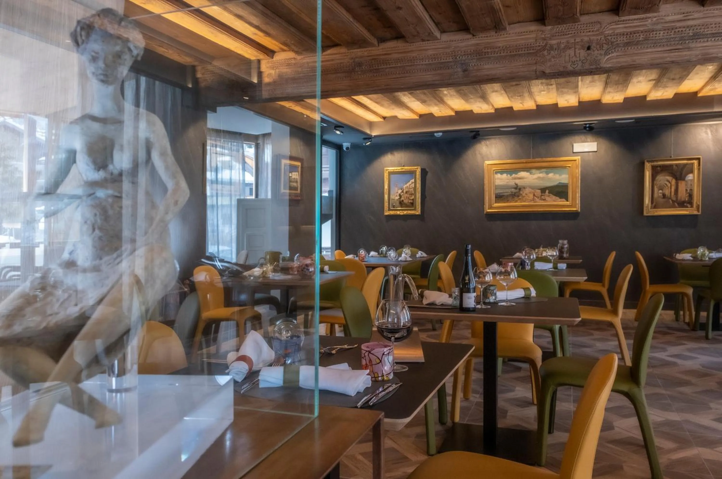 Restaurant/places to eat in Locanda degli Artisti Art Hotel