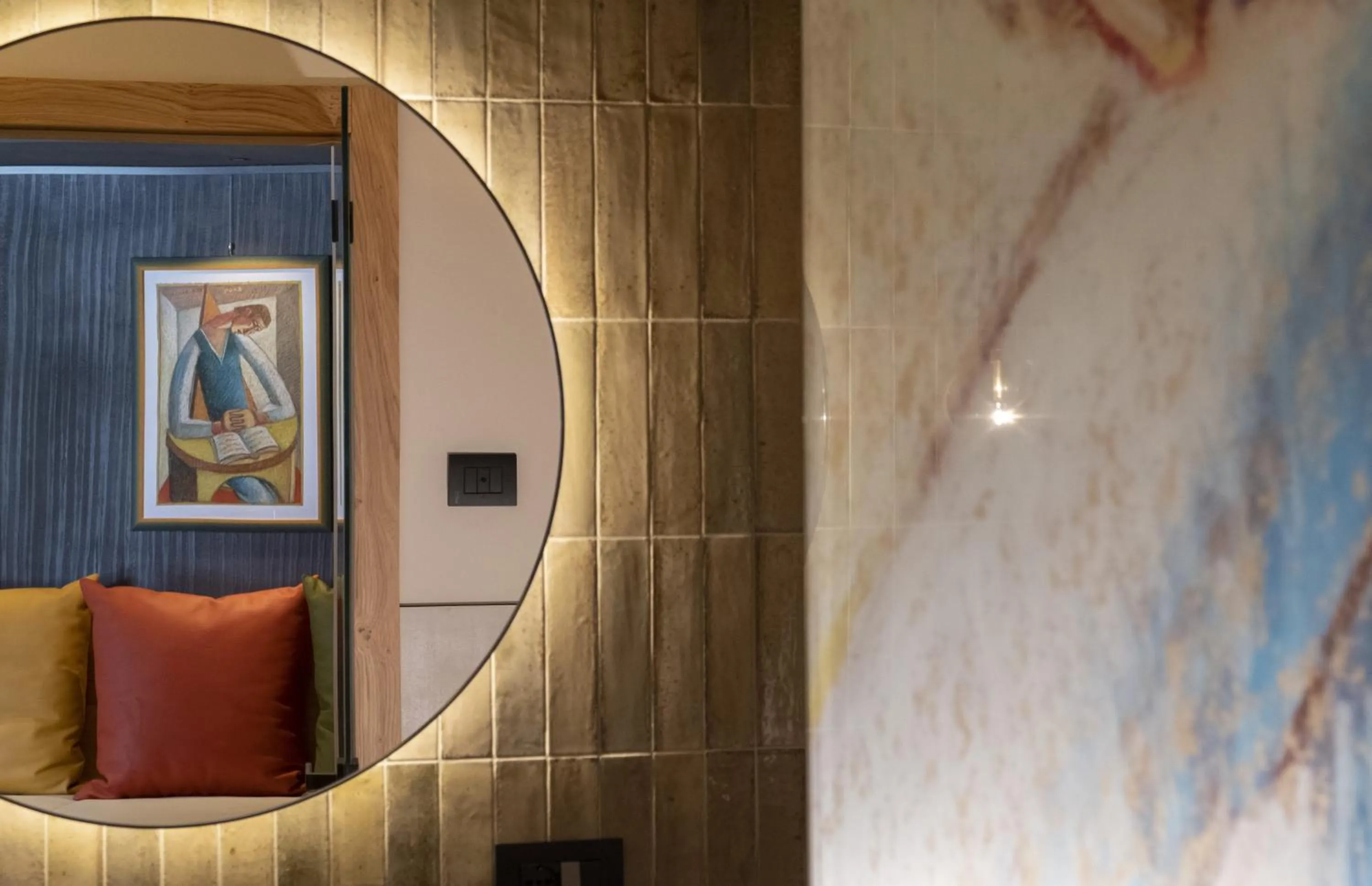 Decorative detail in Locanda degli Artisti Art Hotel