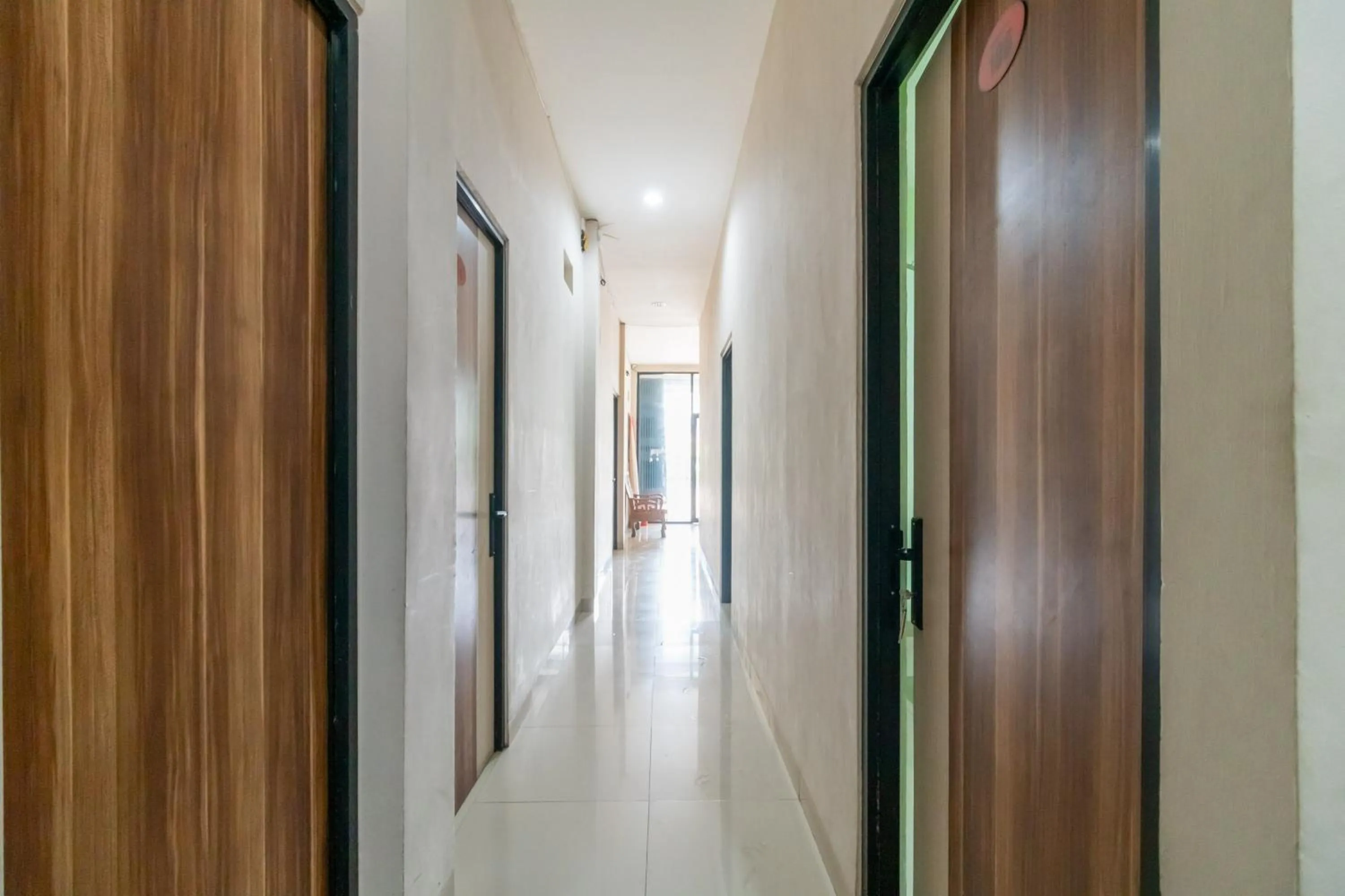 Property building in RedDoorz near Taman Wisata Alam Punti Kayu Palembang 2