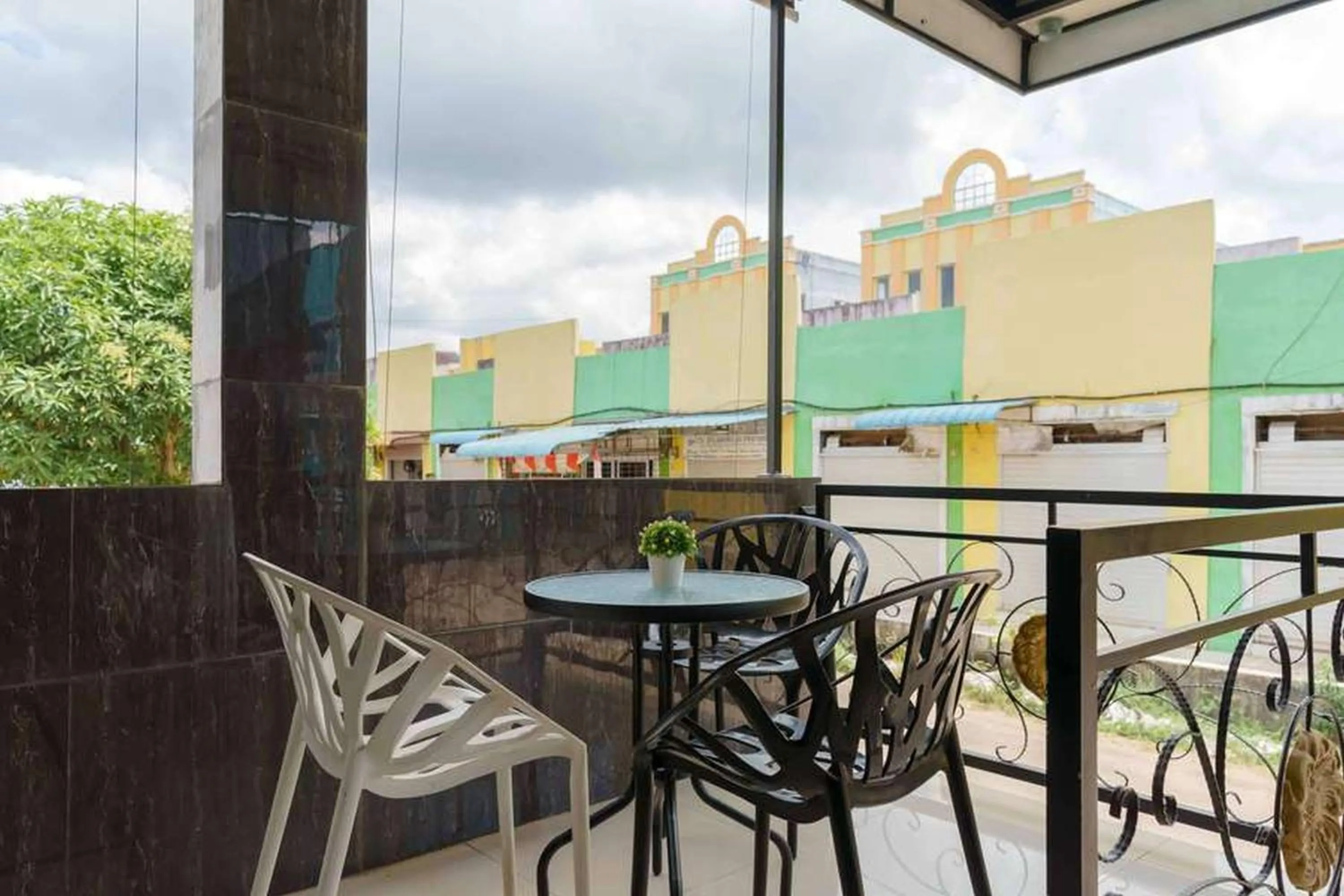 Queen Inn Batam RedPartner