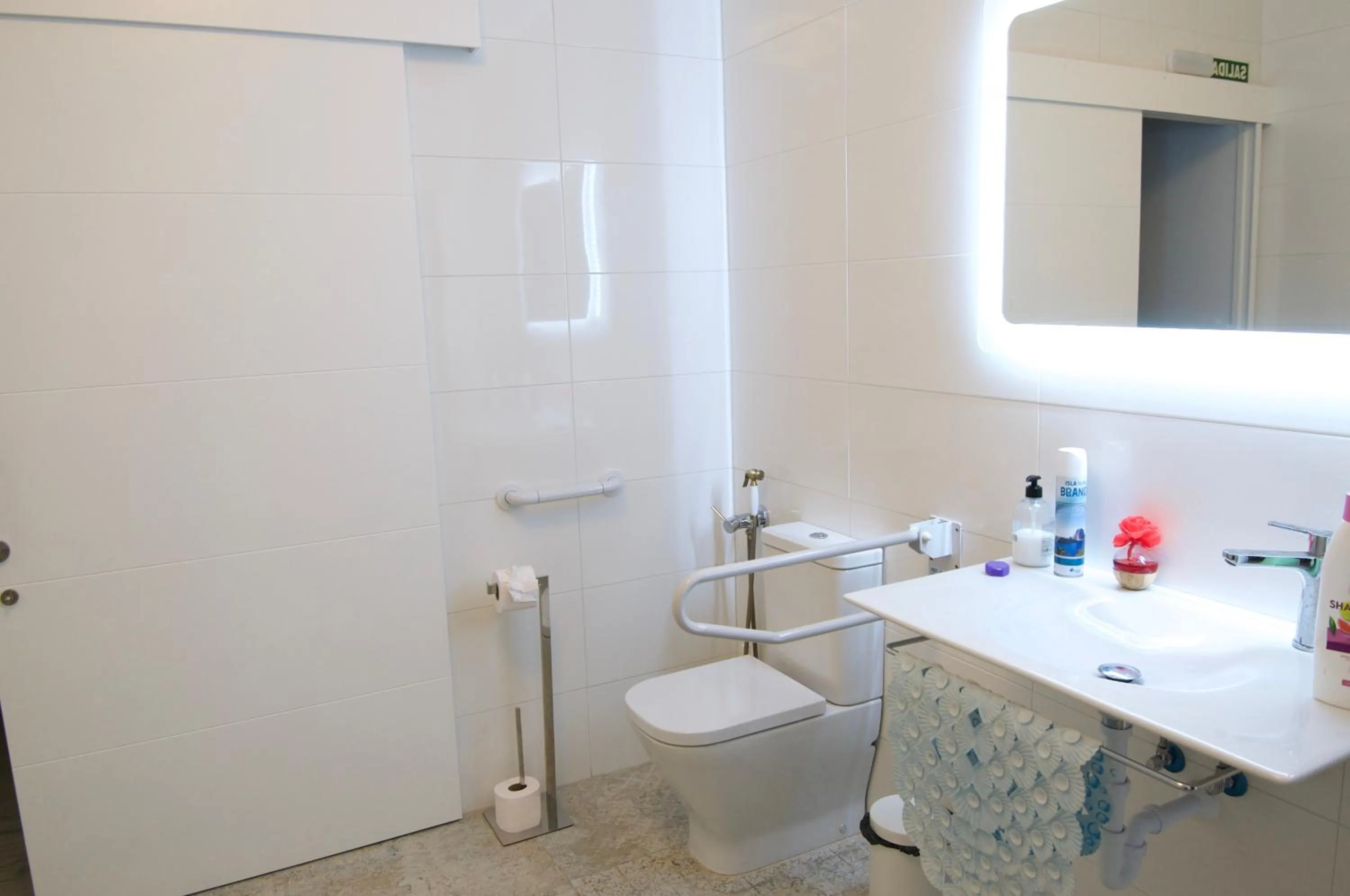 Toilet in Loft Valentia Ifach Calpe