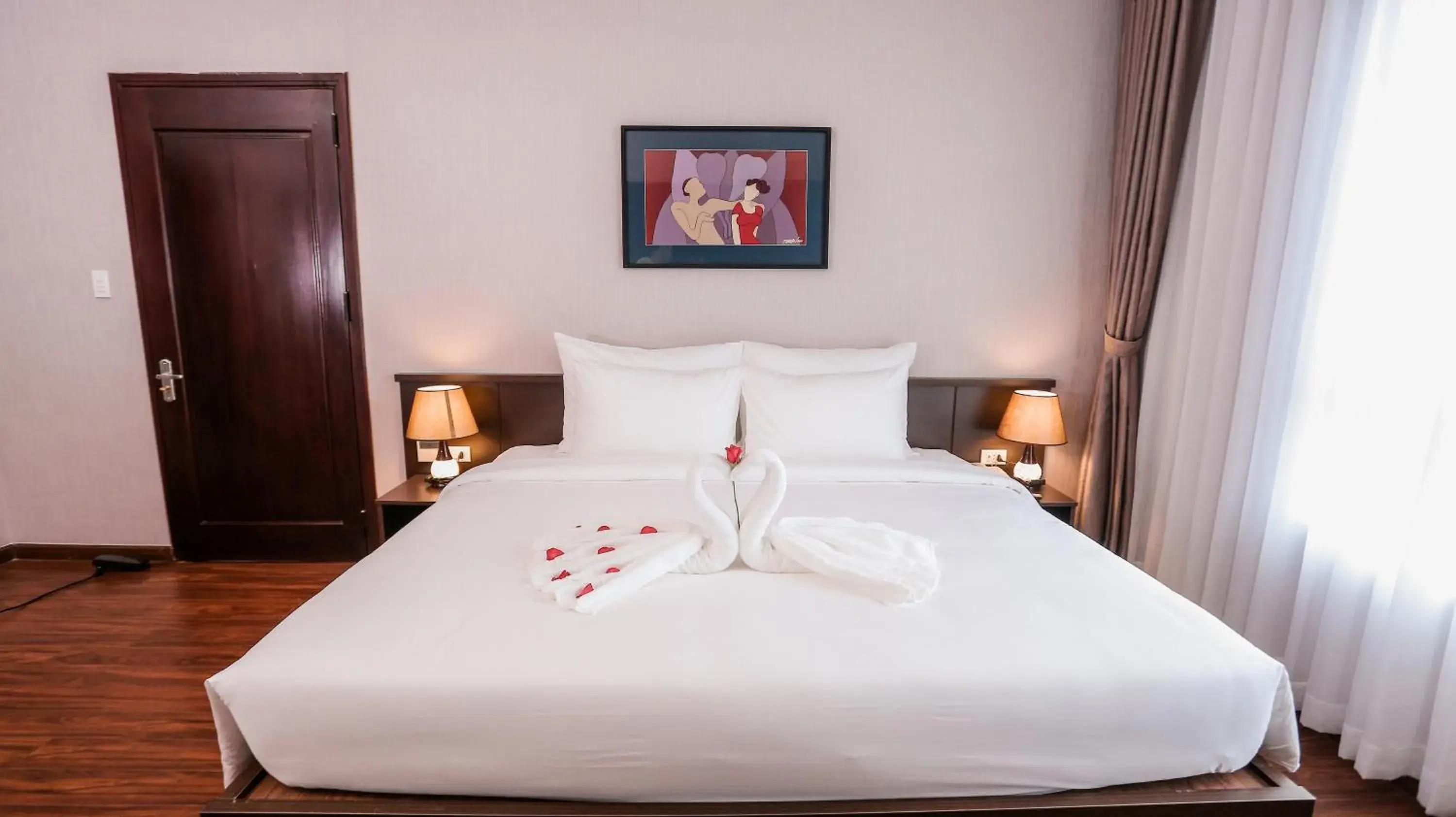 Photo of the whole room, Bed in Elephants Hotel Photo of the whole room, Bed in Elephants Hotel