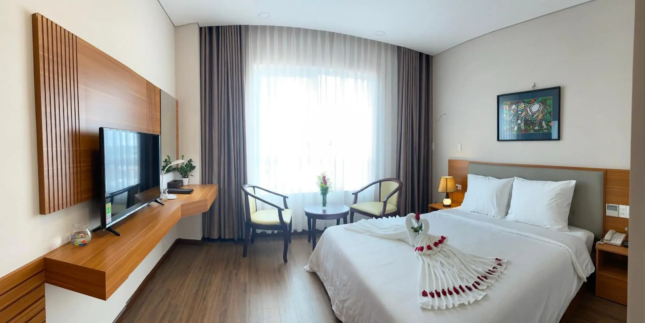 TV and multimedia, Bed in Elephants Hotel TV and multimedia, Bed in Elephants Hotel