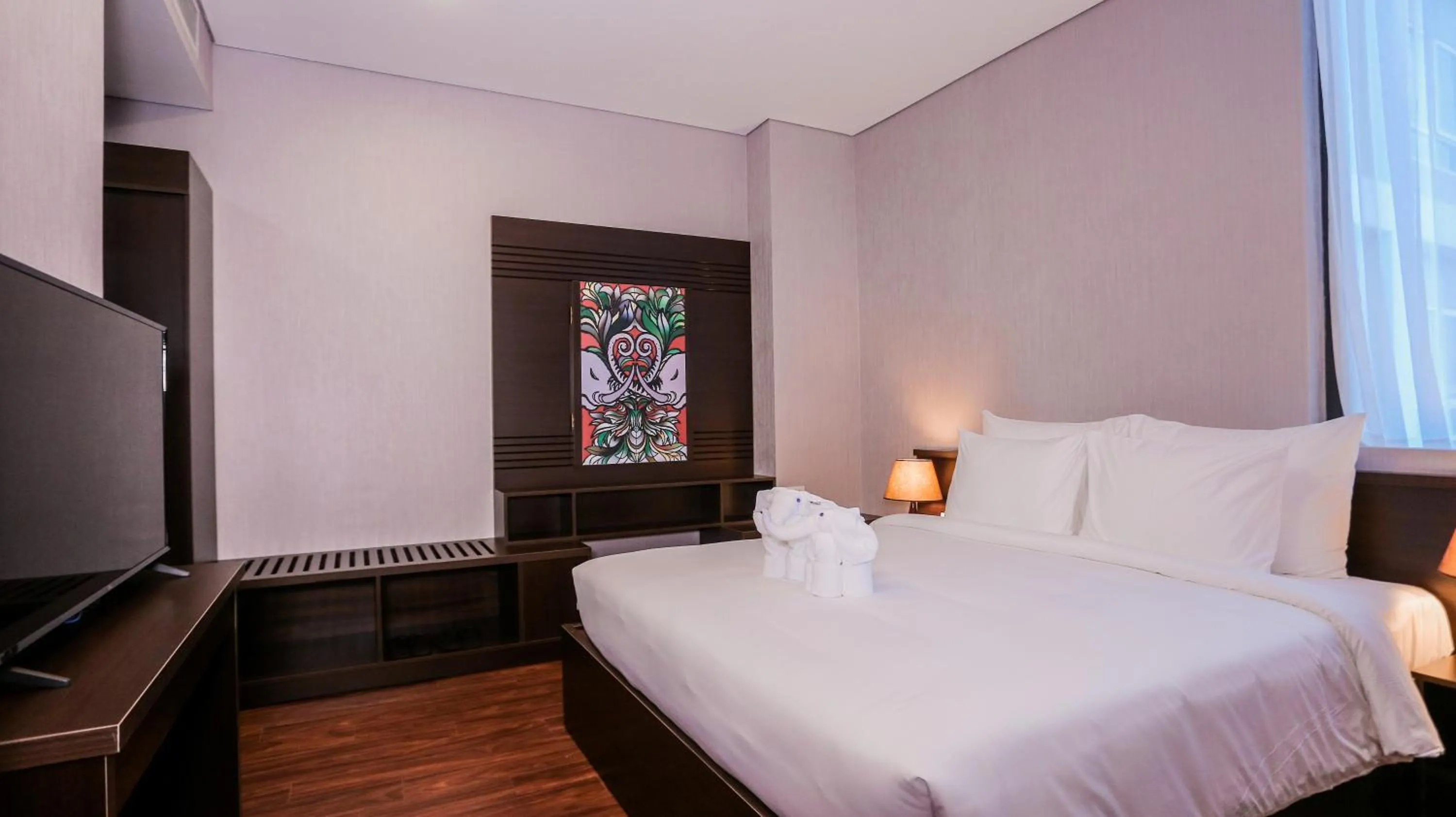 Photo of the whole room, Bed in Elephants Hotel