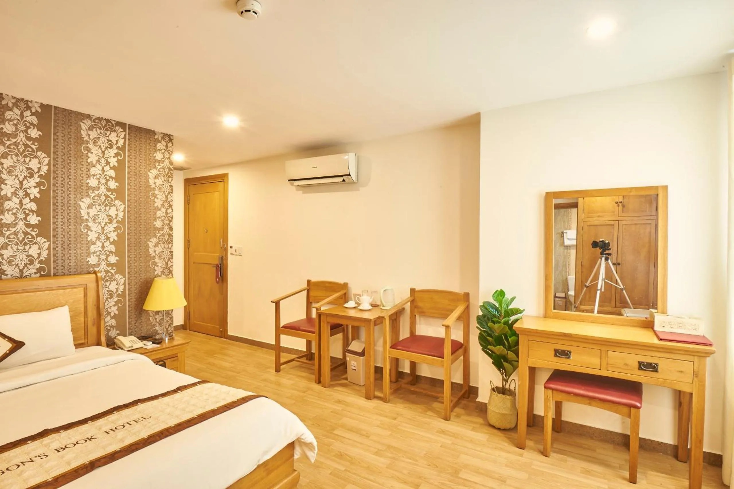 TV and multimedia, Bed in Sai Gon's Book Hotel - The Airport Front