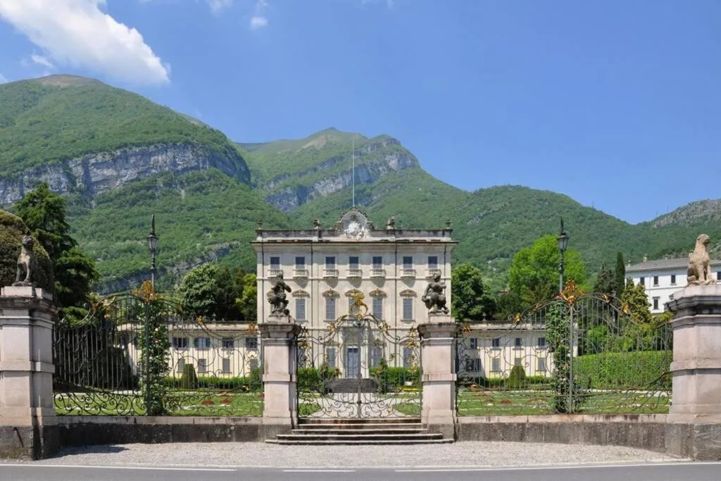 Nearby landmark in Tremezzo Residence 3-1 of 11 apartments in an exclusive residence by Italian Apartments