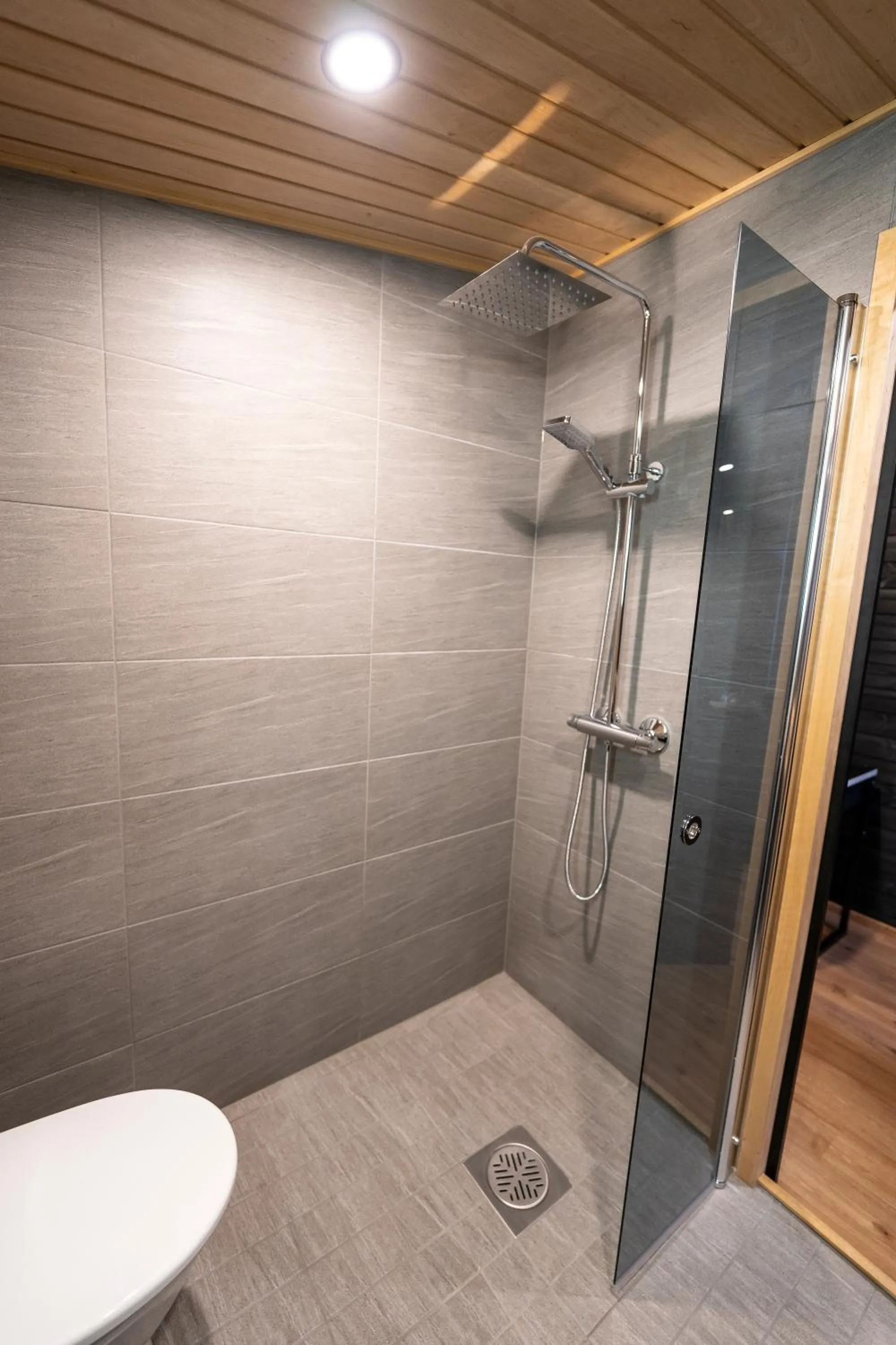 Shower in Black Hotel