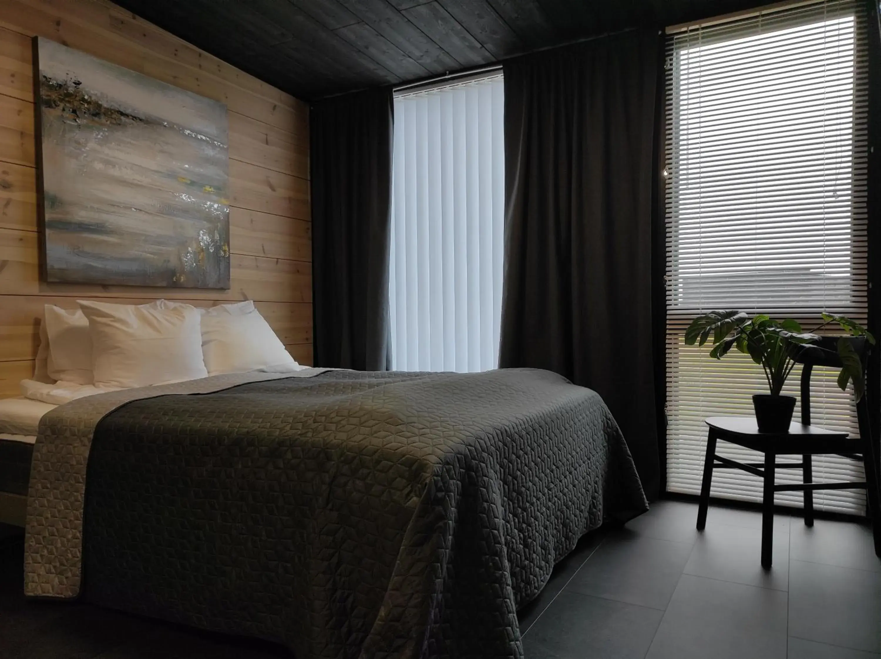 Deluxe Double Room with Shower - single occupancy in Black Hotel Deluxe Double Room with Shower - single occupancy in Black Hotel