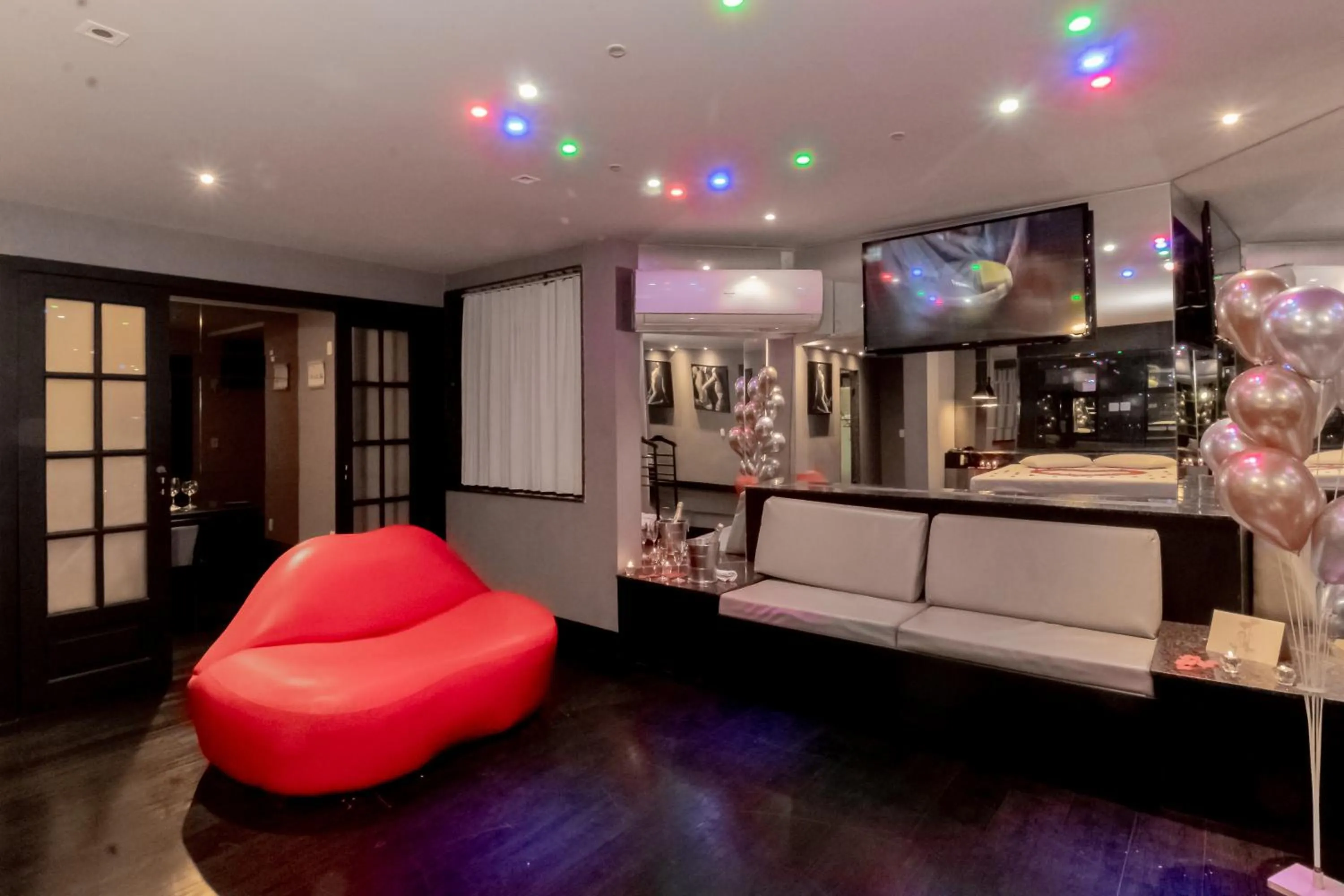 BAMBINA HOTEL -Adultos Somente