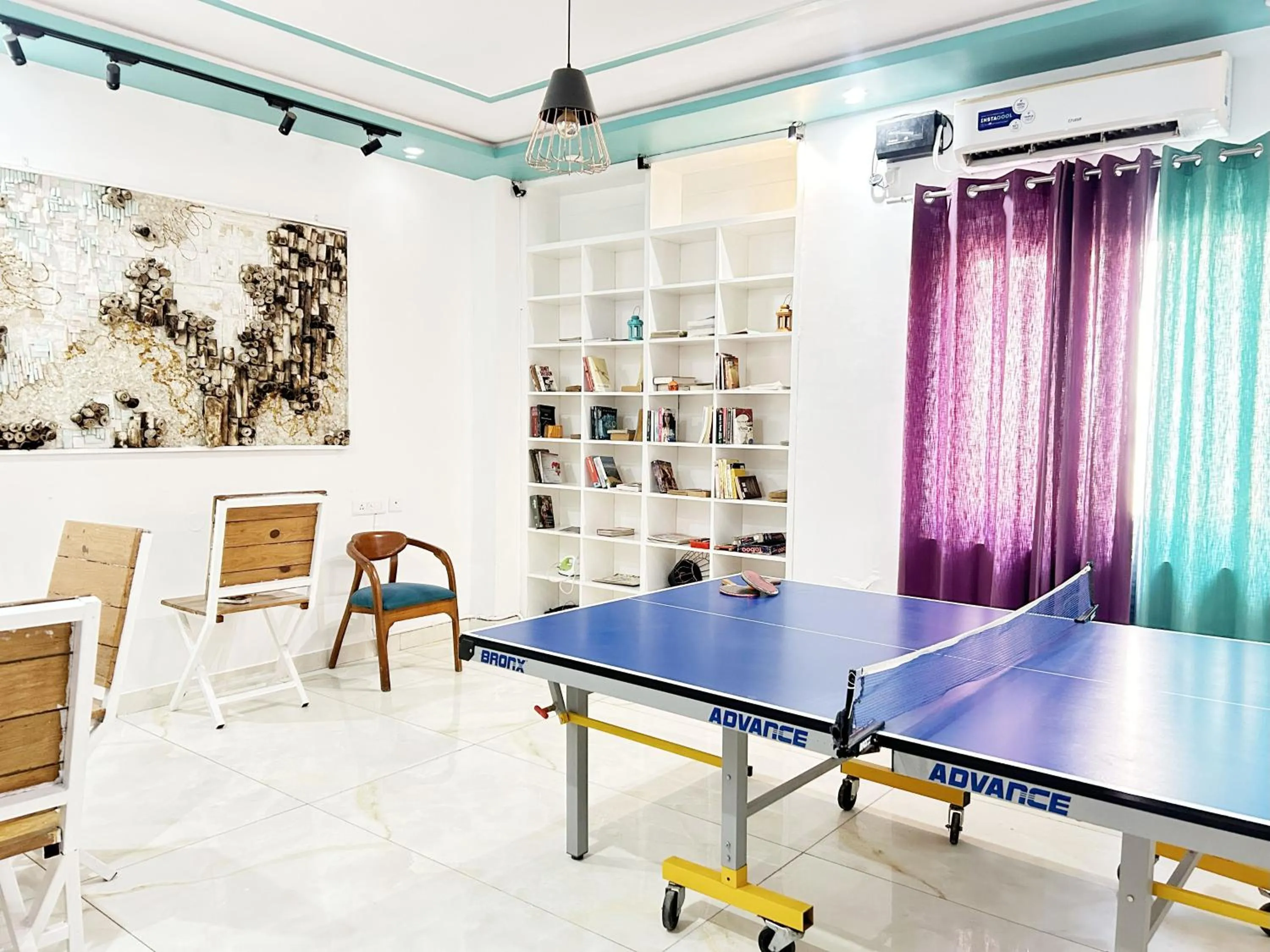 Communal lounge/ TV room in Trippme Rishikesh, formerly The Sweven