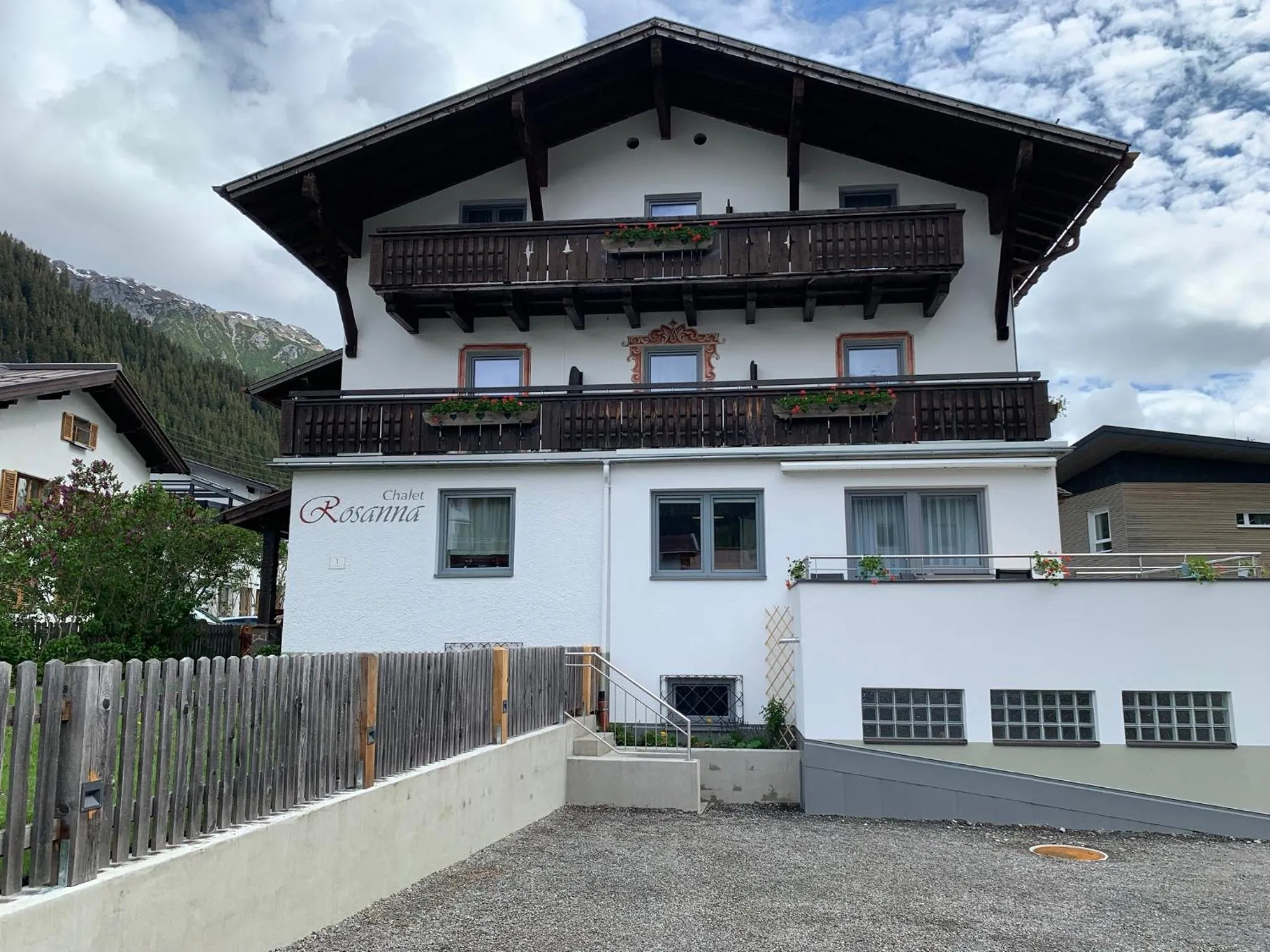 Property building in Chalet Rosanna